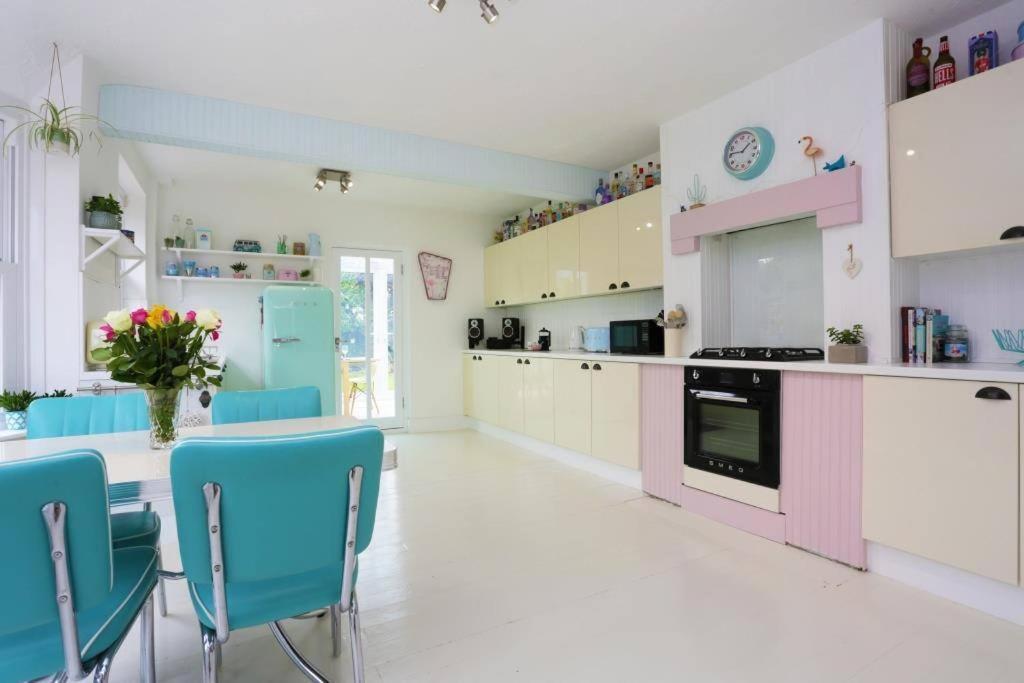 Bournecoast: With Garden-wifi-parking-hb7352 * Bournemouth
