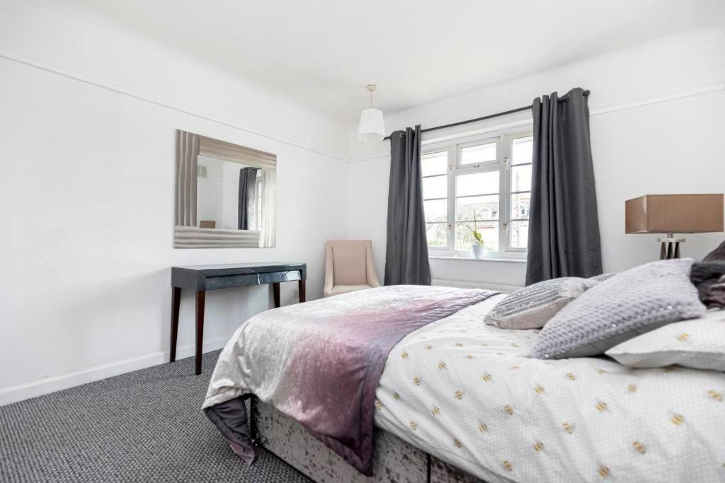 Apartment Bournecoast - Near And Shops - Parking - 8498