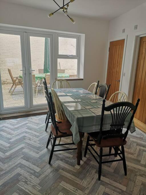 6 En-suite Bedrooms; Garden; Driveway;pet Friendly * Bournemouth