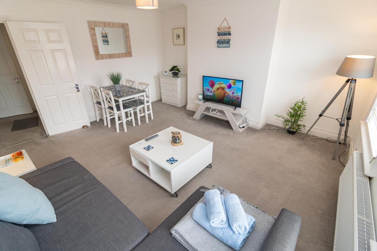 Light And Airy 1 Bedroom Flat 700m From The Apartment