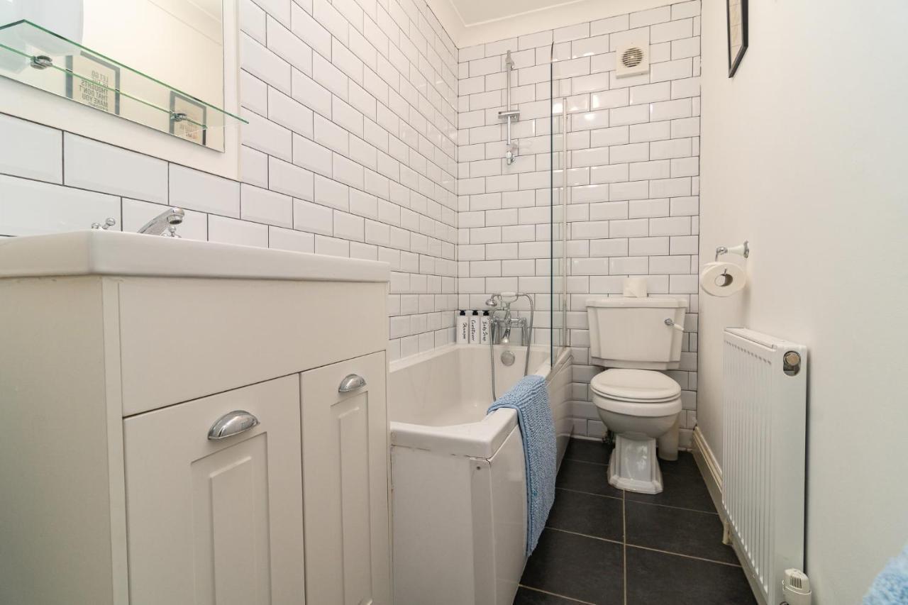 Light And Airy 1 Bedroom Flat 700m From The Bournemouth