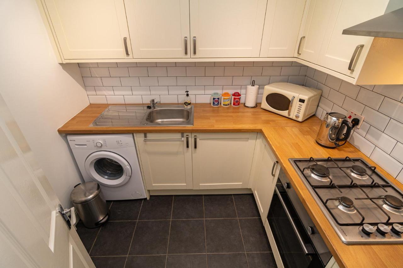 Apartment Light And Airy 1 Bedroom Flat 700m From The *