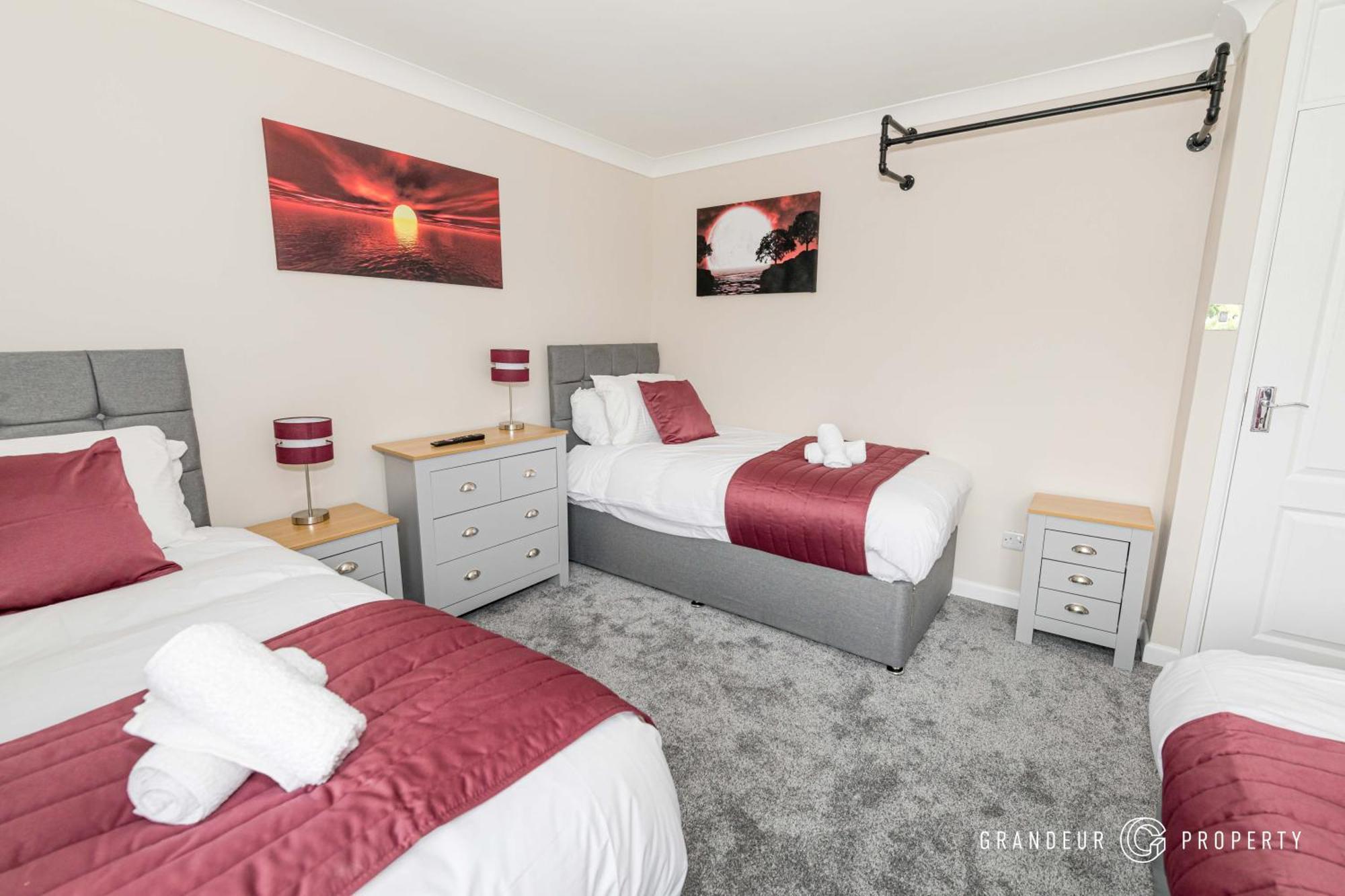 Talbot House By Grandeur Apartment