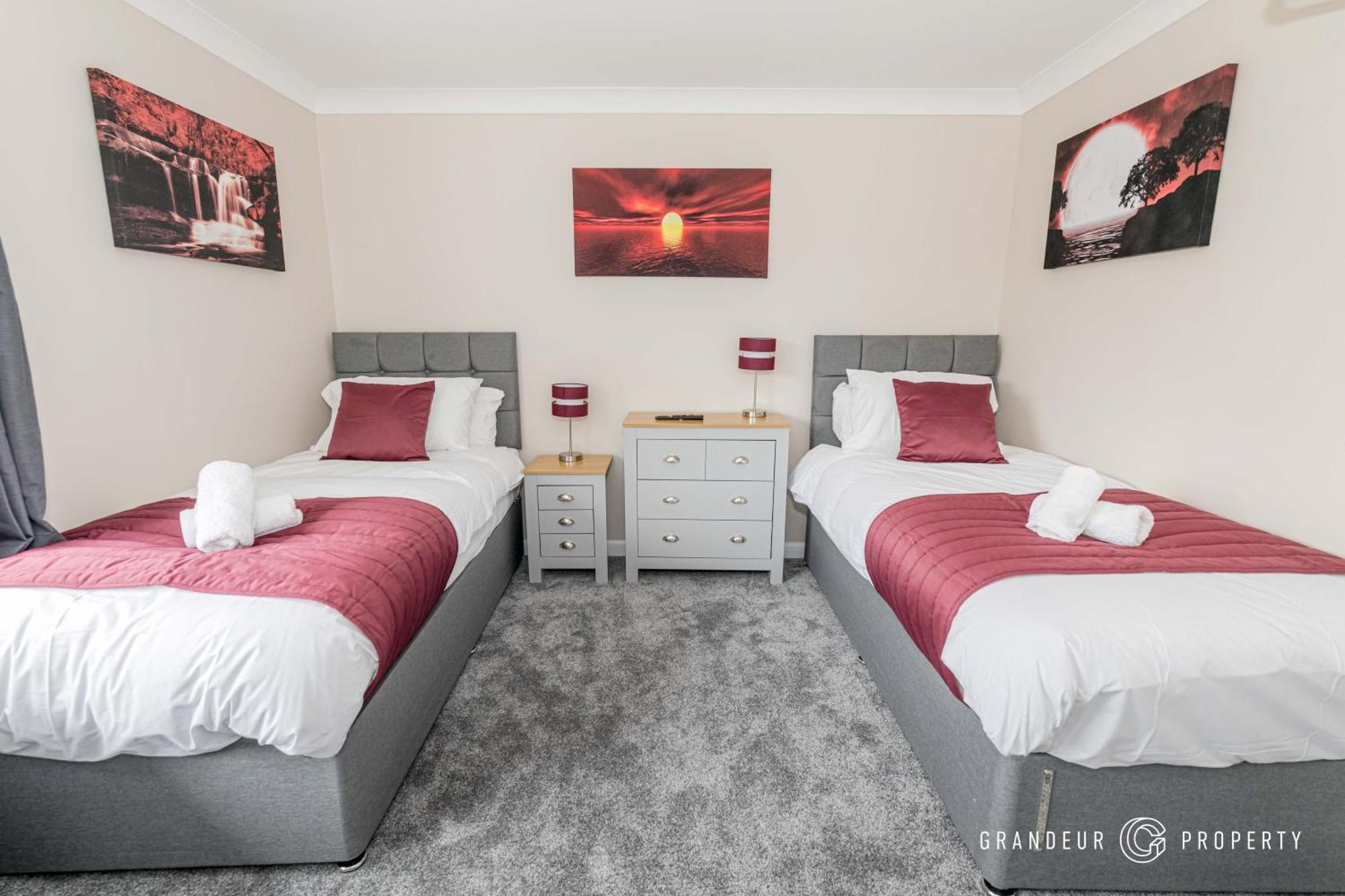 Talbot House By Grandeur Apartment