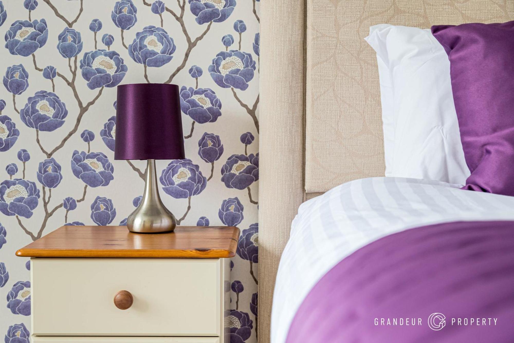Talbot House By Grandeur Apartment