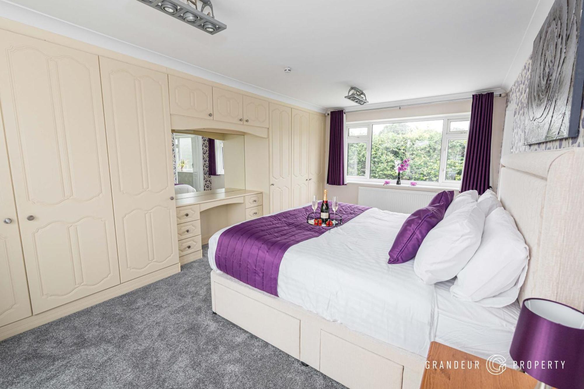 Talbot House By Grandeur Apartment *