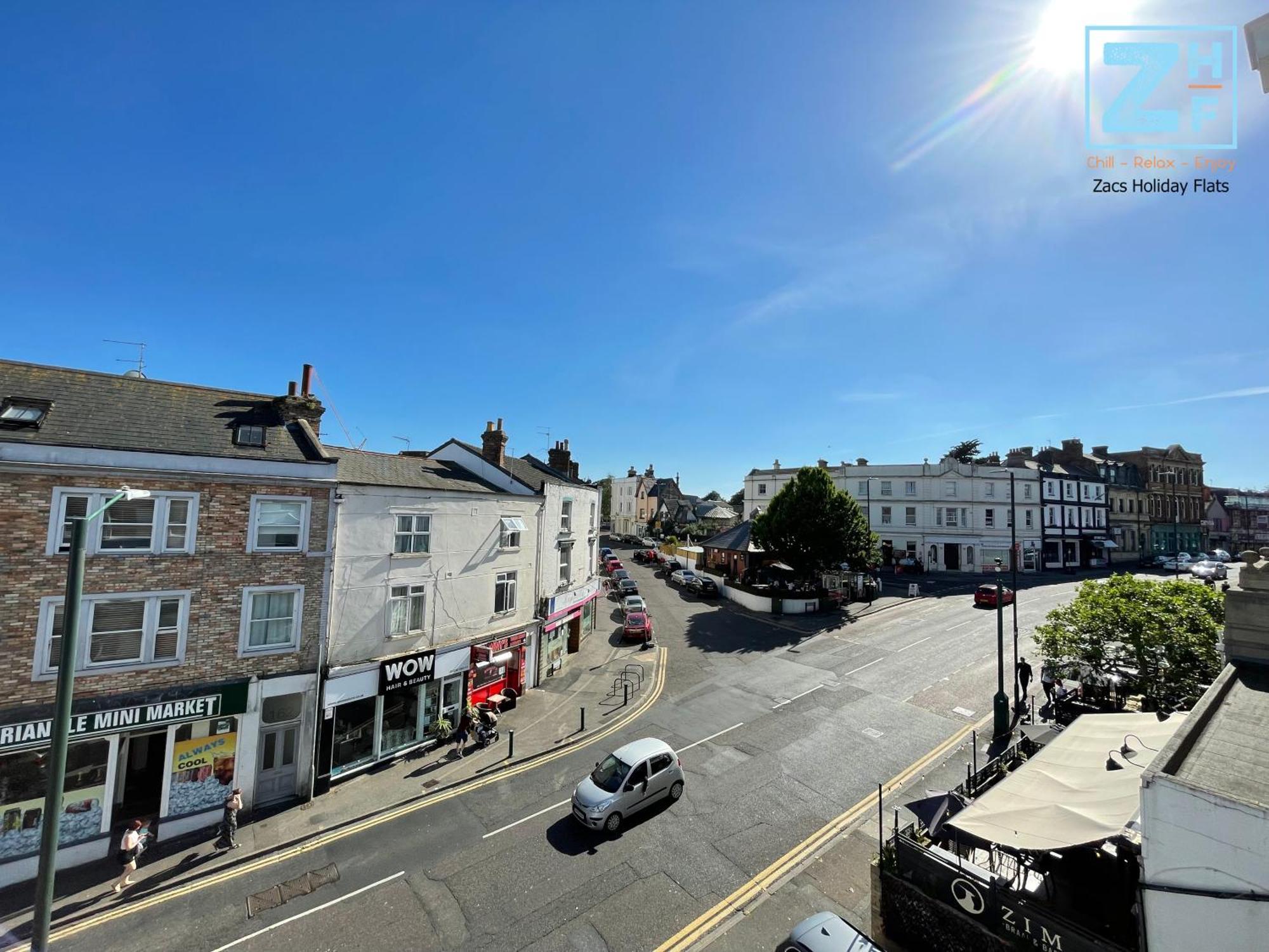 Light And Airy 1 Bedroom Flat 700m From The Bournemouth