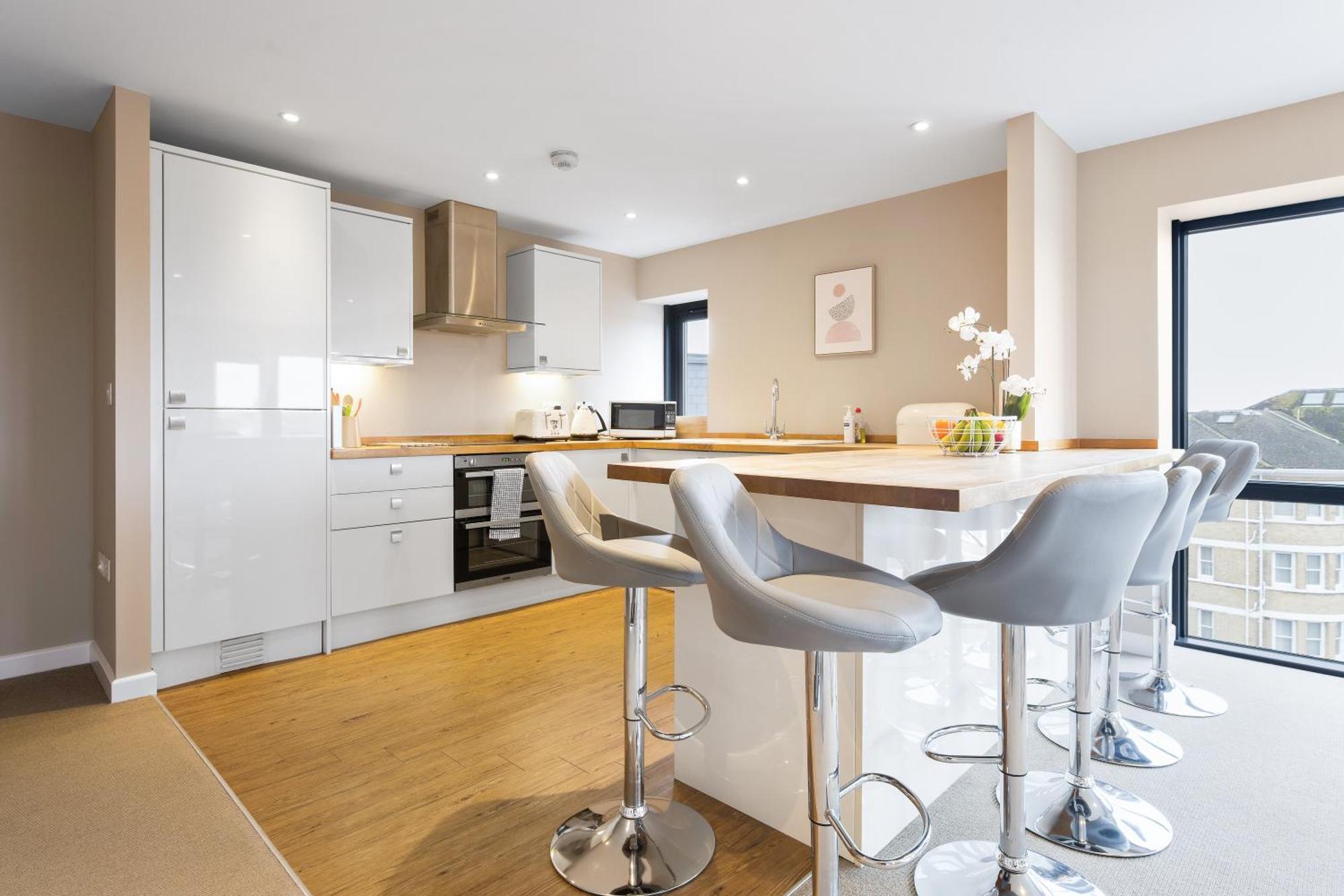 Westcliff Penthouse With Sea Views And Balcony * Bournemouth