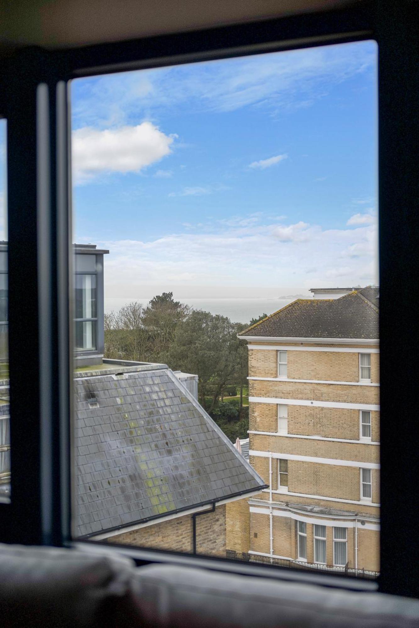 Westcliff Penthouse With Sea Views And Balcony Apartment Bournemouth
