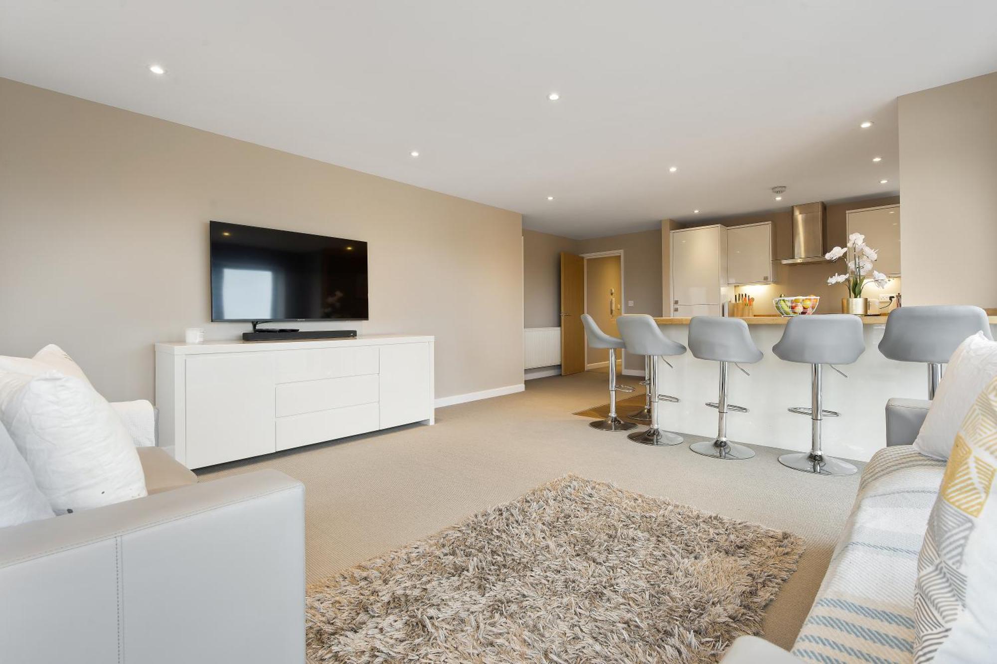 Apartment Westcliff Penthouse With Sea Views And Balcony *