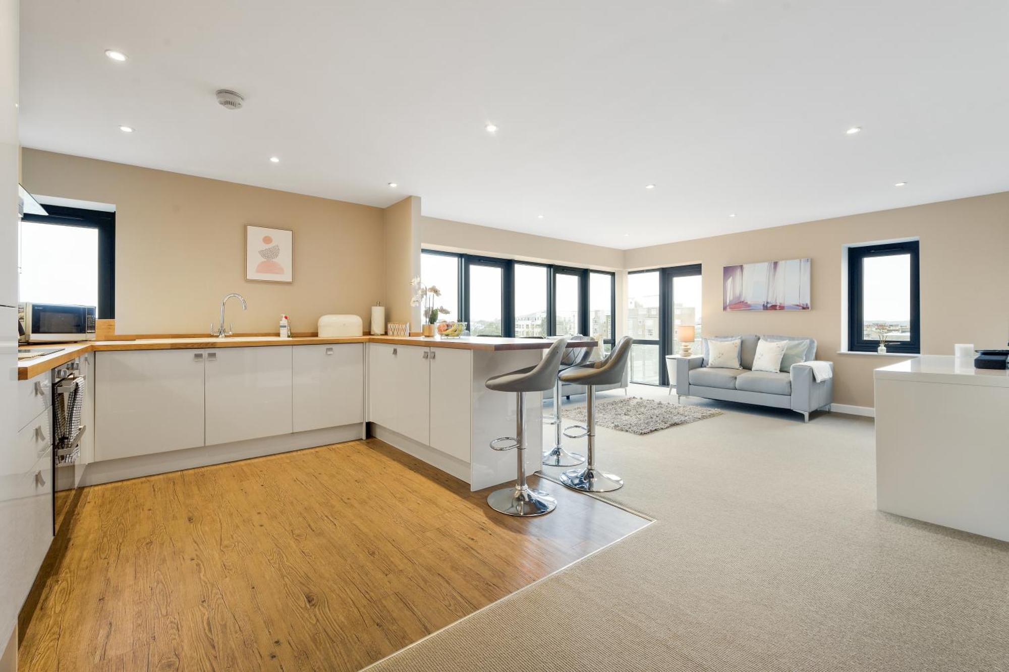 Westcliff Penthouse With Sea Views And Balcony * Bournemouth