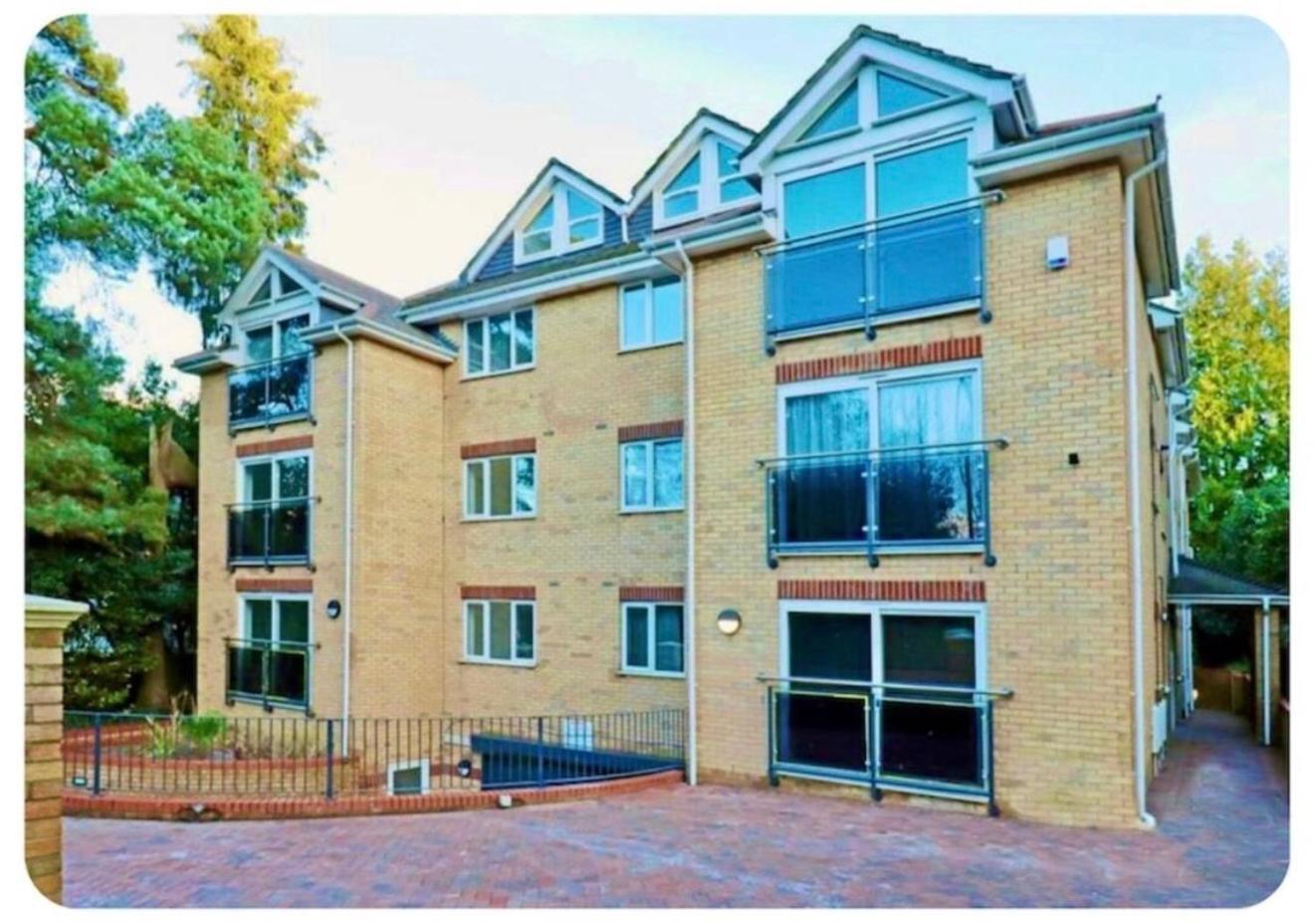 Modern, Comfy Town Centre Gem, Near Beach, Parking Bournemouth