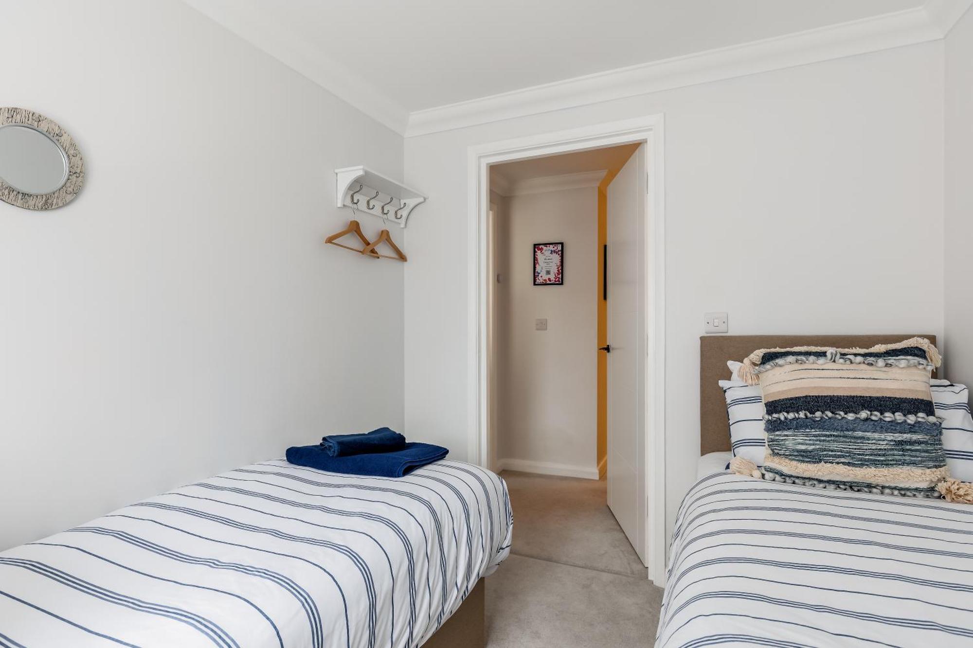 Apartment Modern, Comfy Town Centre Gem, Near Beach, Parking Bournemouth