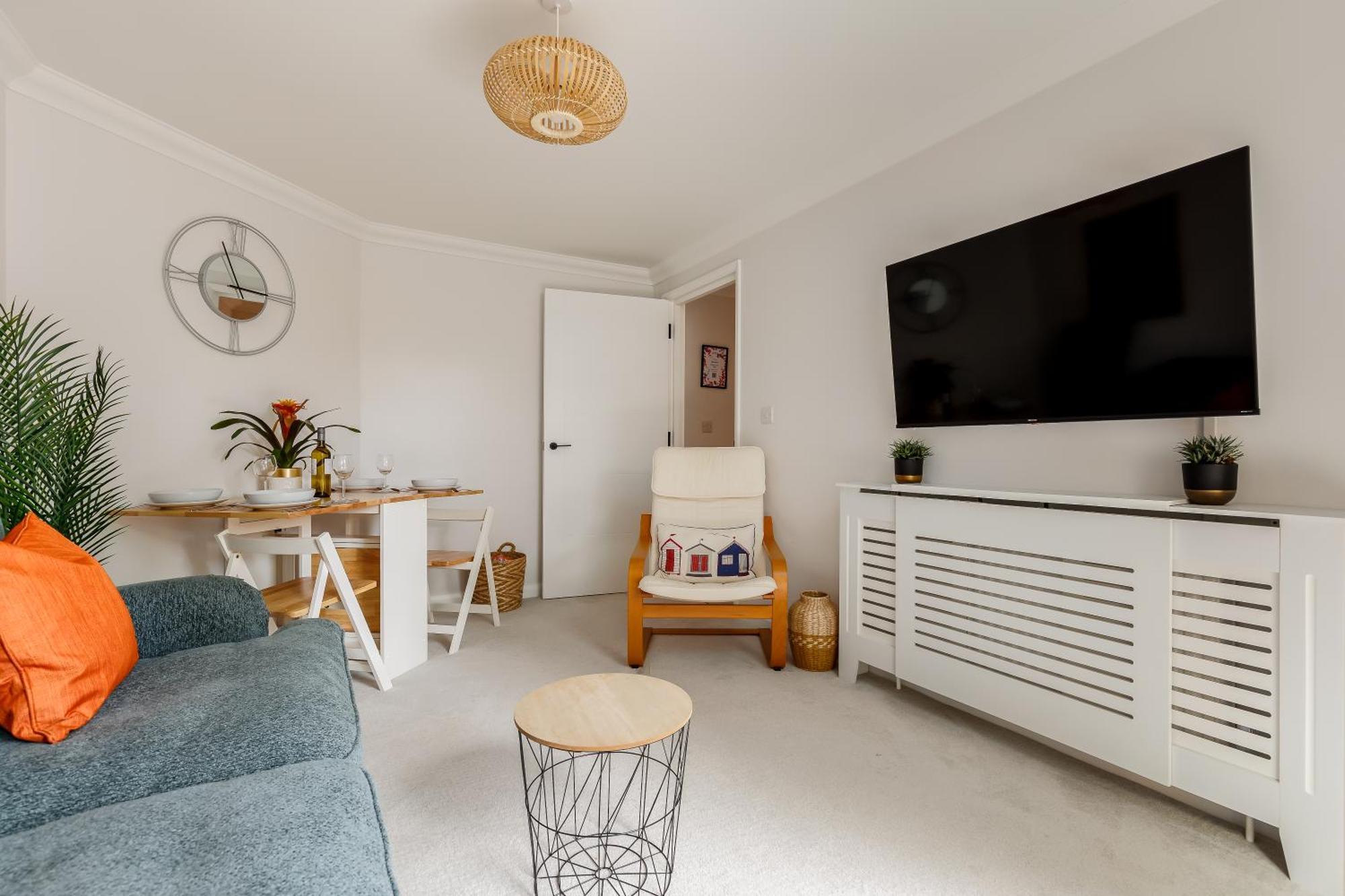 Modern, Comfy Town Centre Gem, Near Beach, Parking * Bournemouth