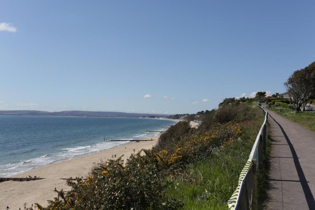 Apartment Bournecoast: Modern Flat-balcony-parking-fm6326 *