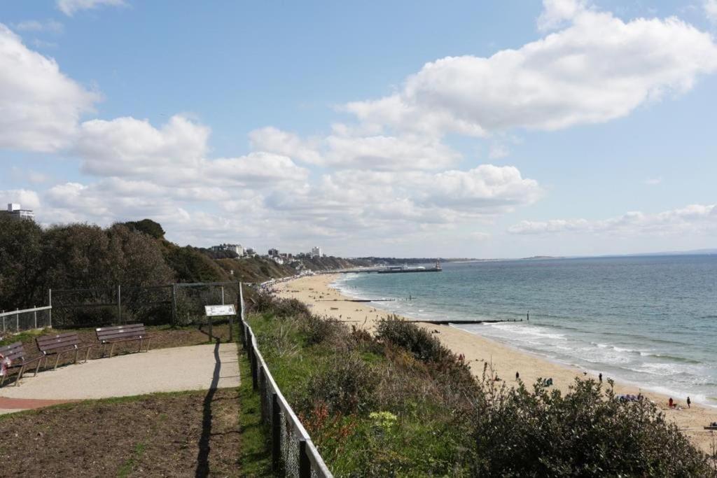 Bournecoast: Modern Flat-balcony-parking-fm6326