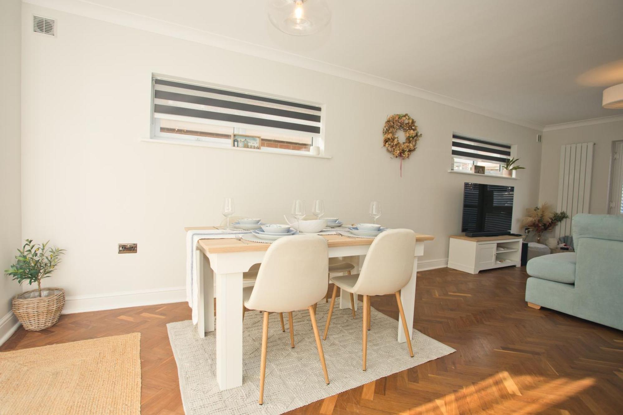 Chine Wood Retreat - Walk To The And The Lovely Westbourne - Free Parking *