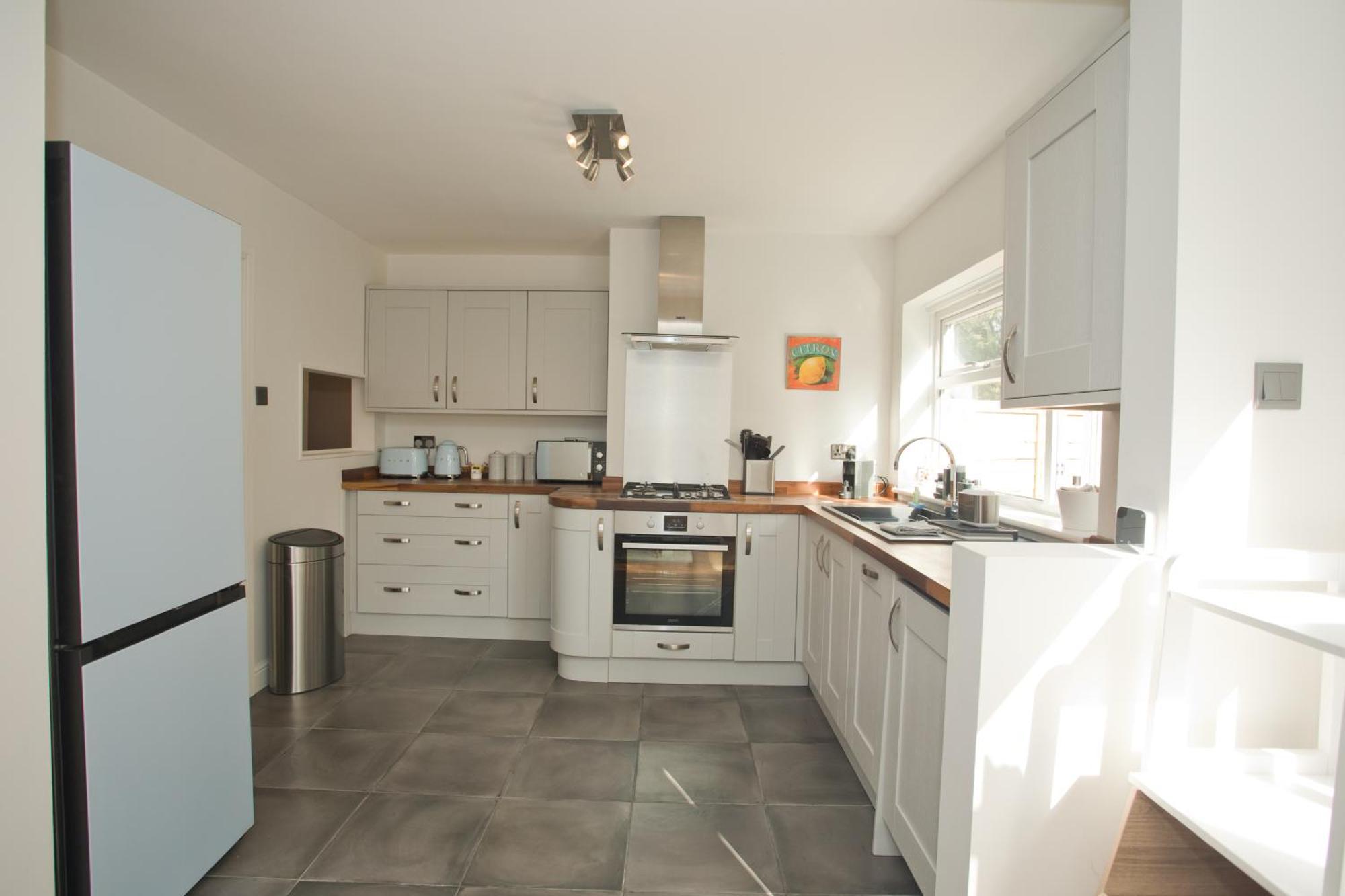 Chine Wood Retreat - Walk To The And The Lovely Westbourne - Free Parking *