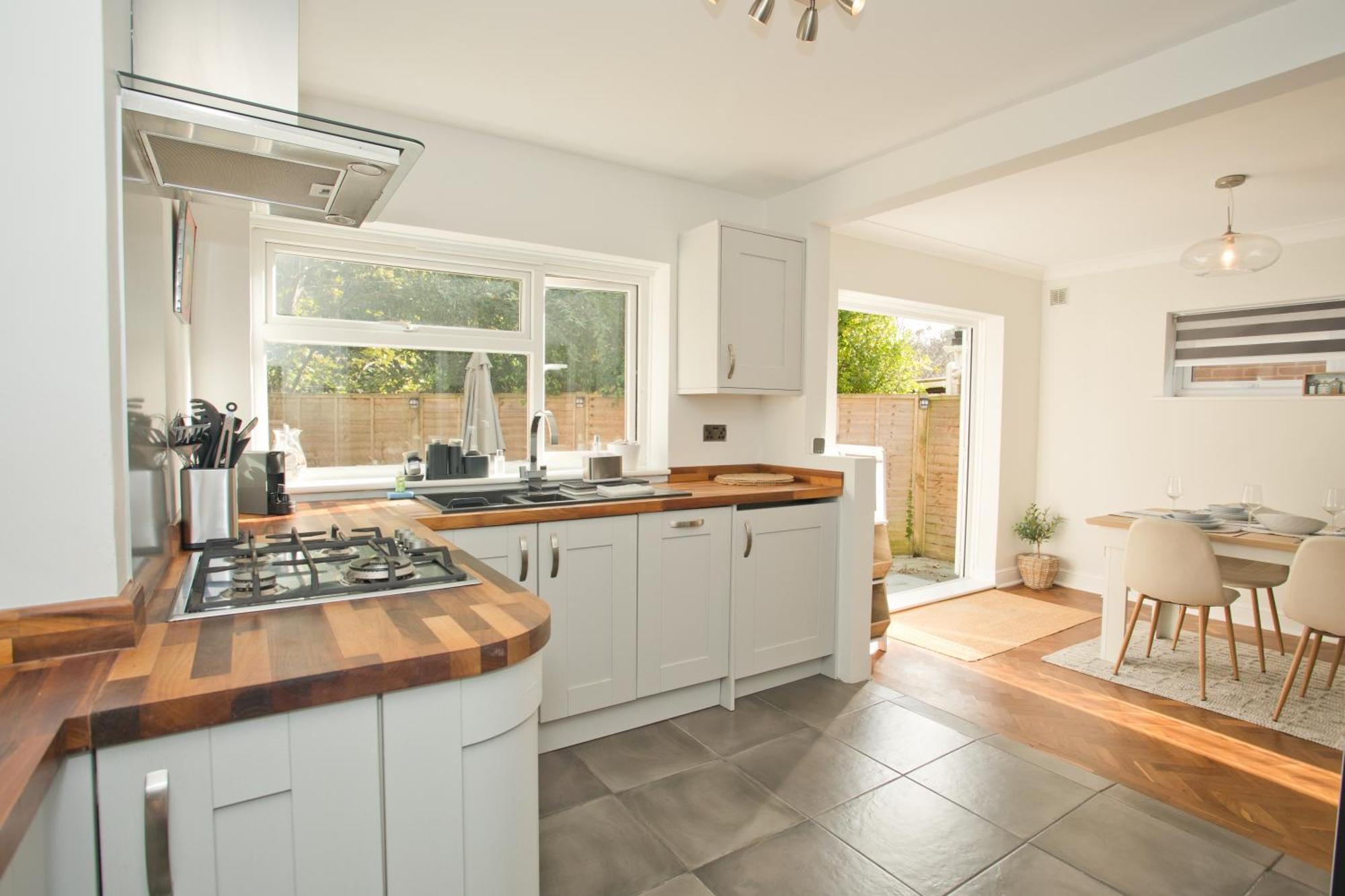 Chine Wood Retreat - Walk To The And The Lovely Westbourne - Free Parking * Bournemouth