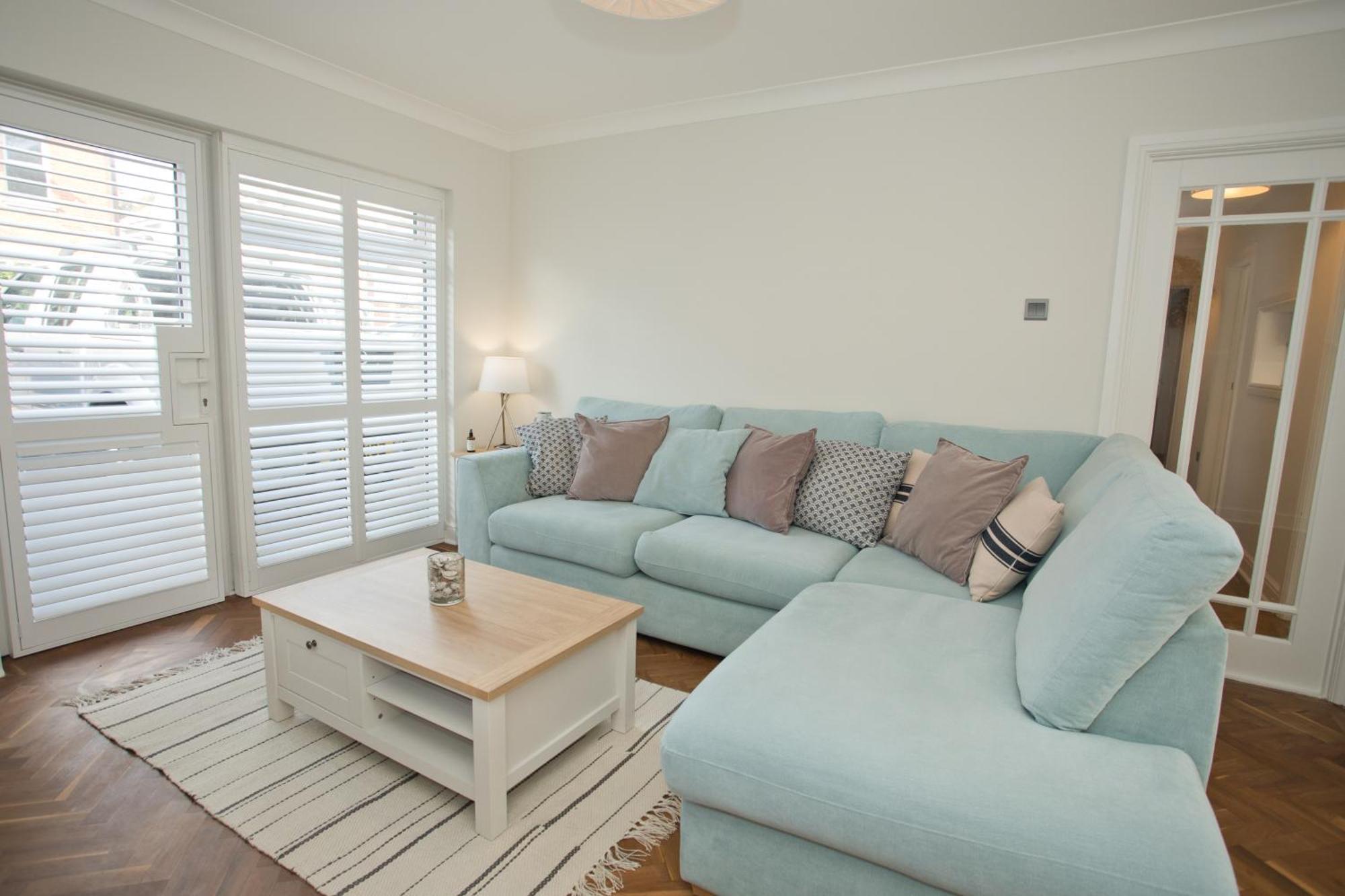 Apartment Chine Wood Retreat - Walk To The And The Lovely Westbourne - Free Parking