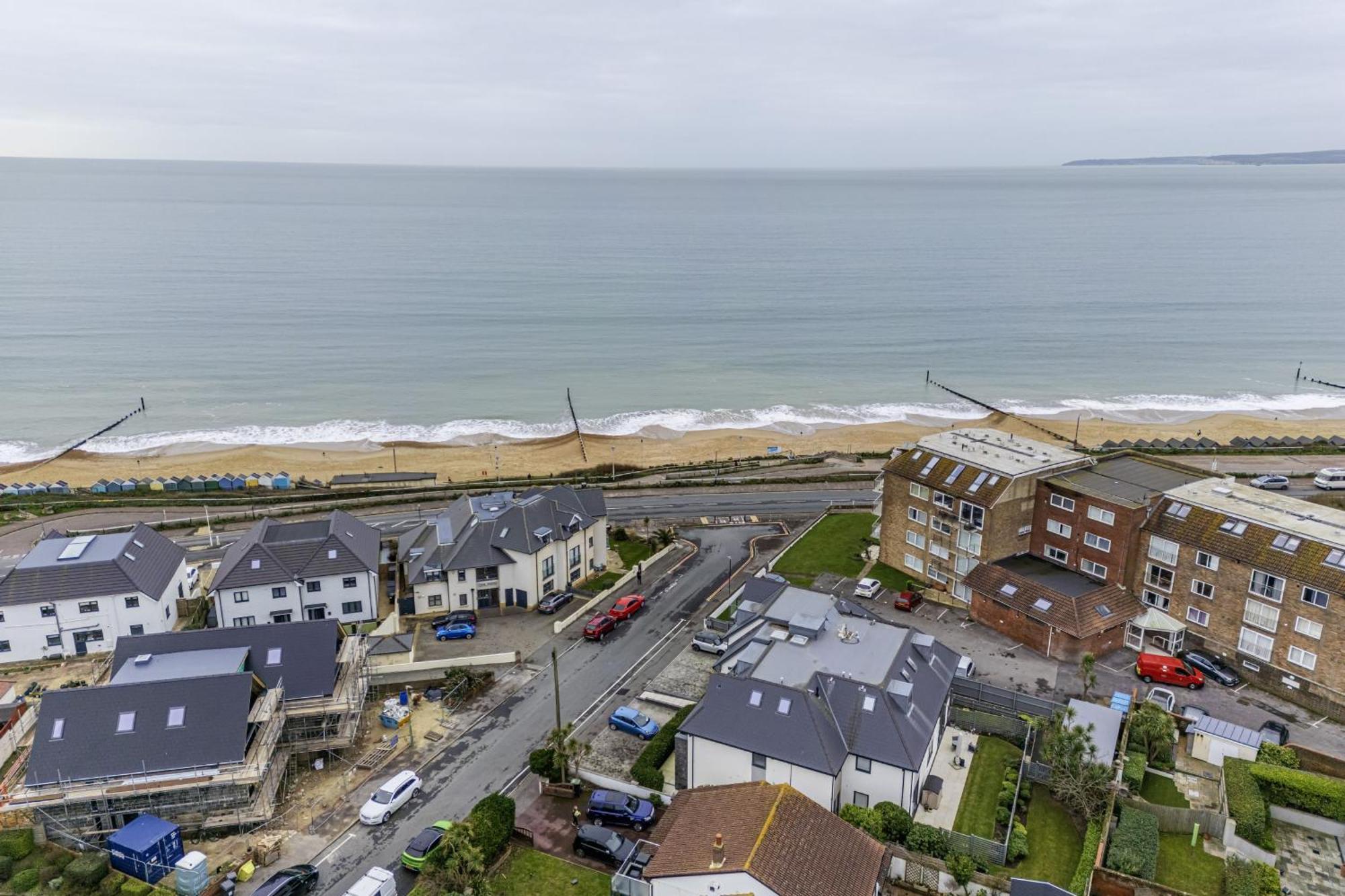 Holiday home Front Getaway - Luxury With Large Garden Bournemouth