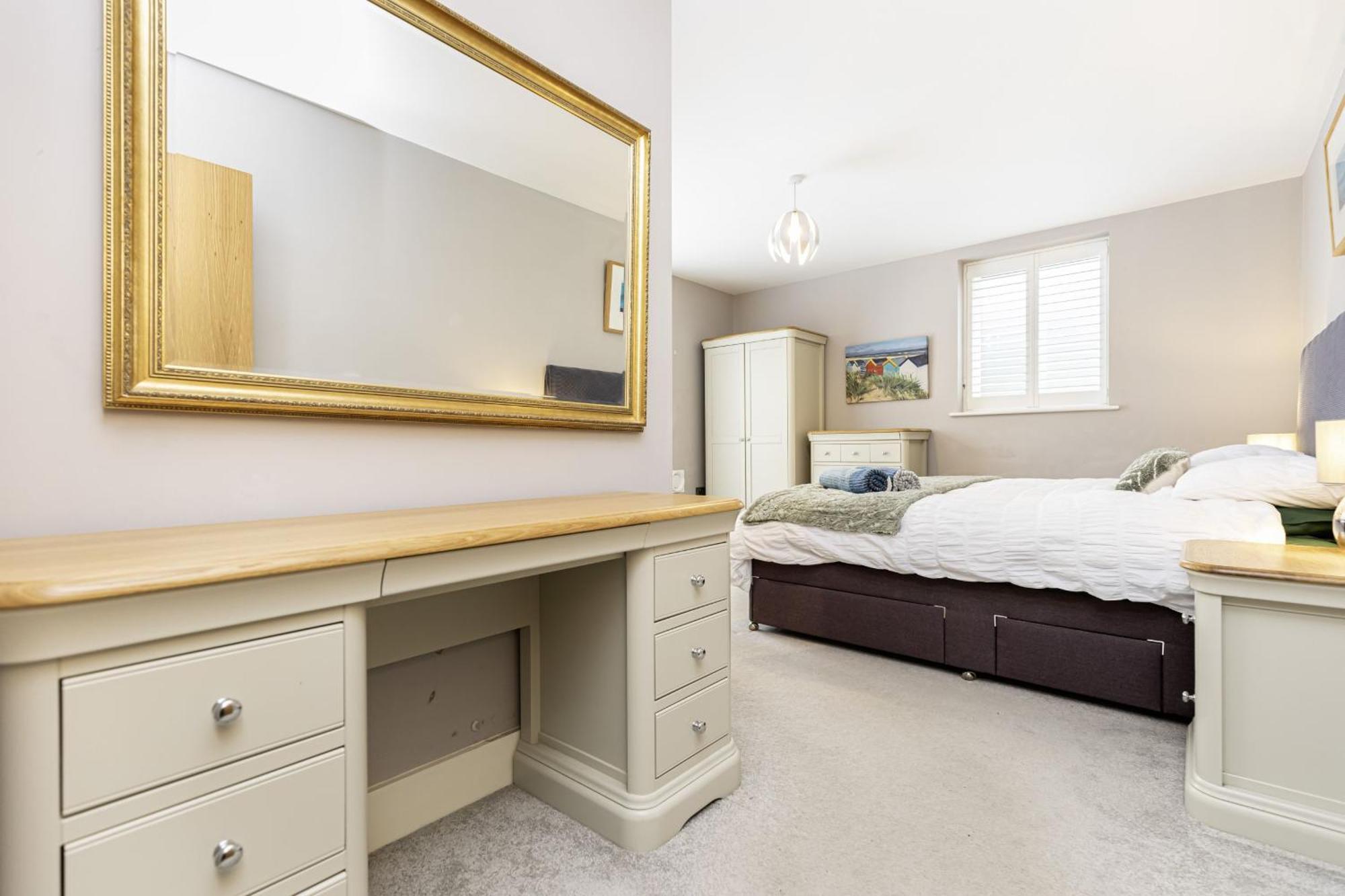 Front Getaway - Luxury With Large Garden *