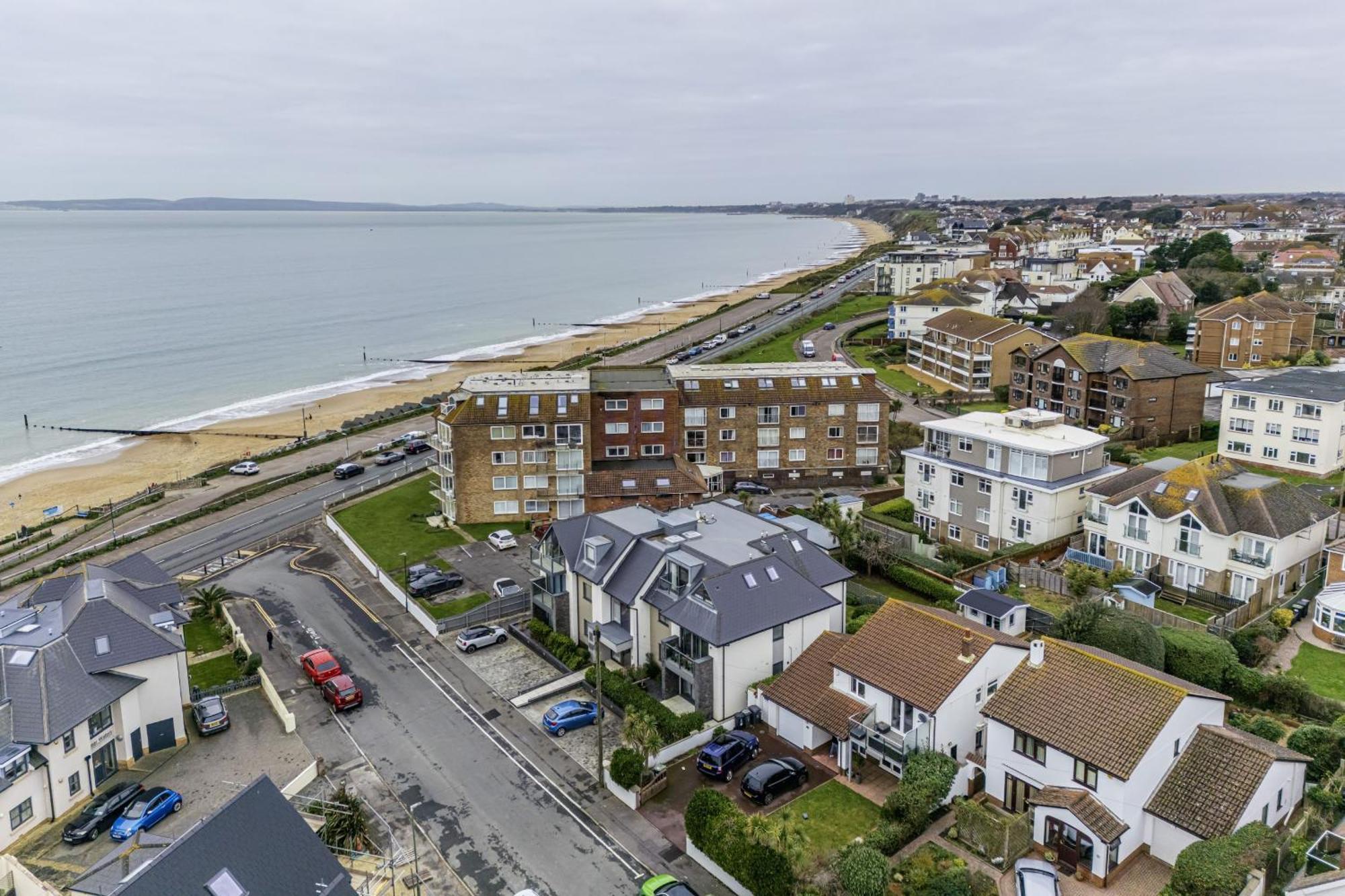 Holiday home Front Getaway - Luxury With Large Garden Bournemouth