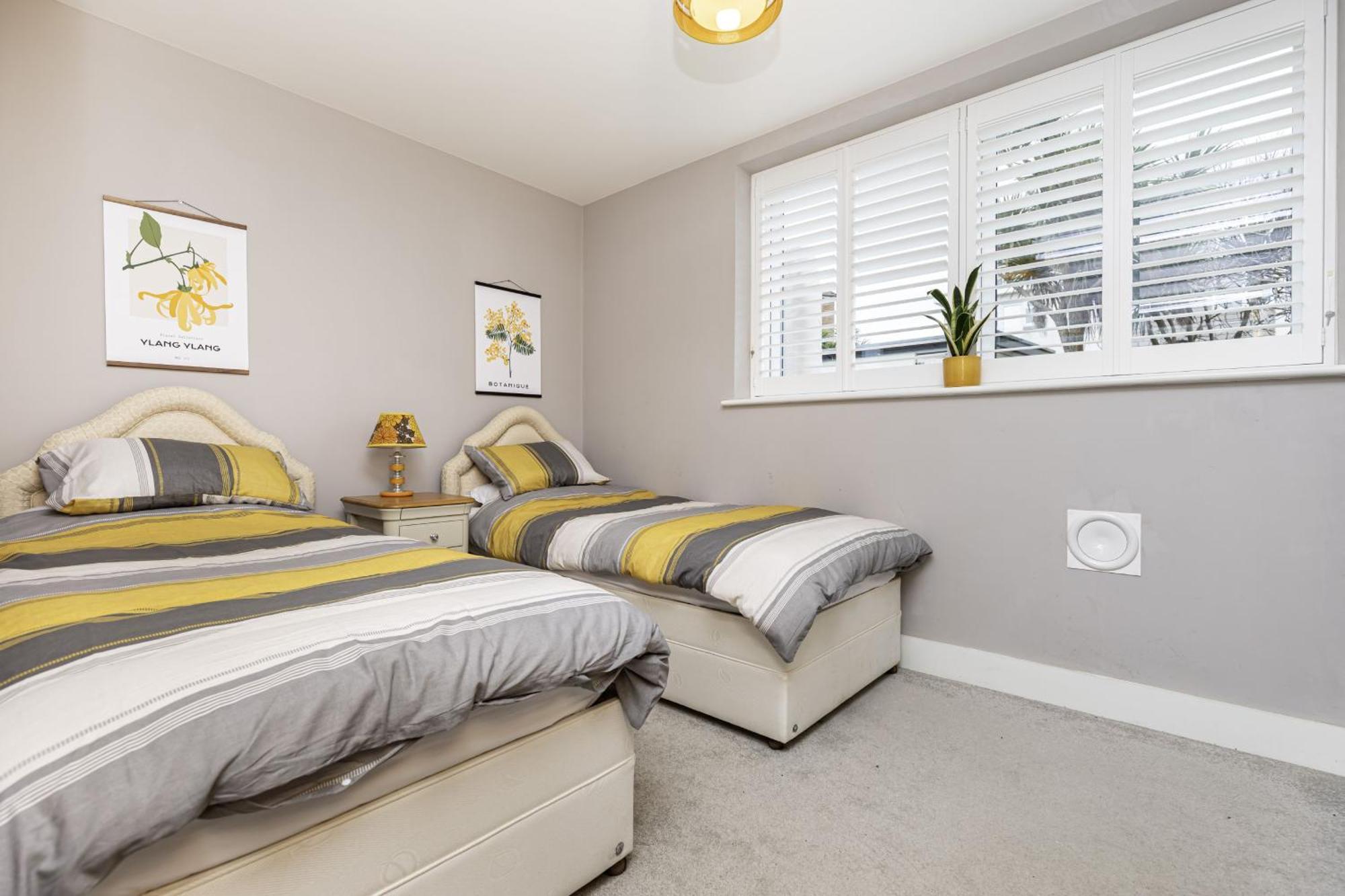 Holiday home Front Getaway - Luxury With Large Garden *