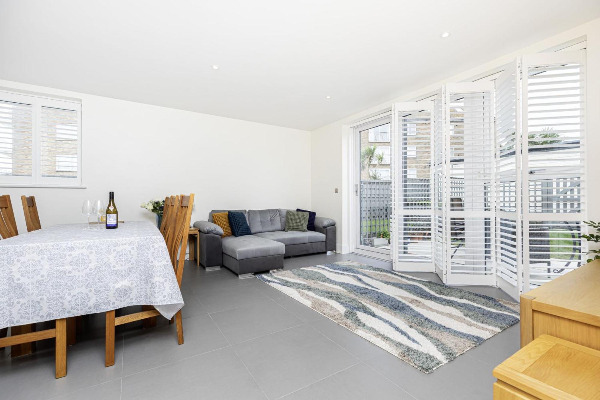 Front Getaway - Luxury With Large Garden Holiday home Bournemouth