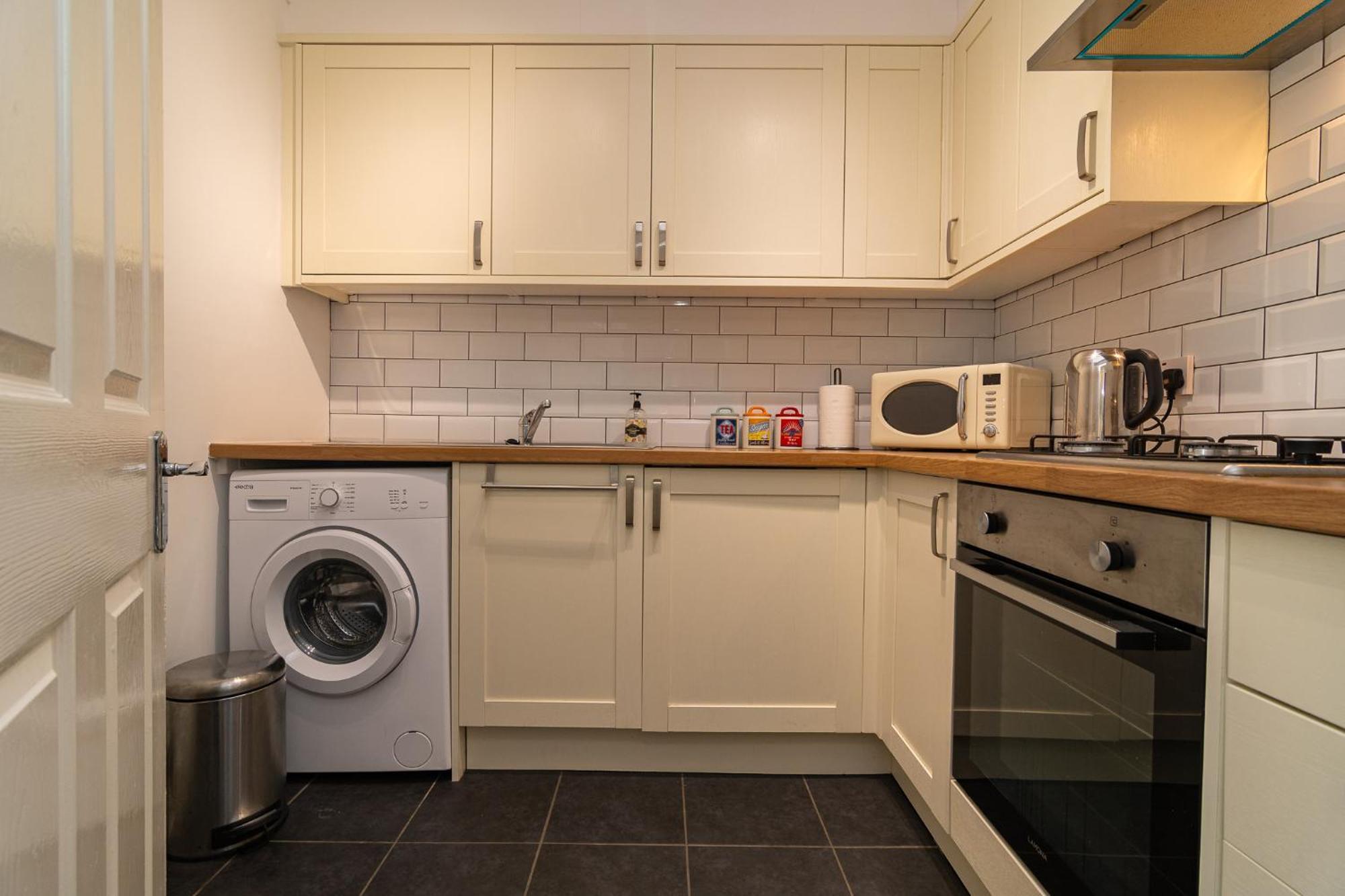 Light And Airy 1 Bedroom Flat 700m From The * Bournemouth