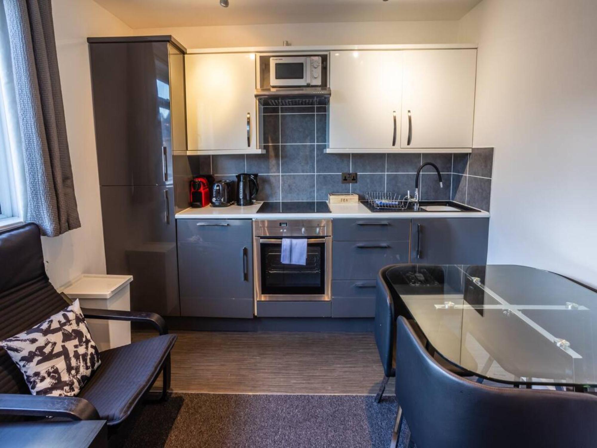 Newly Renovated Ideally Situated 2 Bedroom Flat Apartment Bournemouth