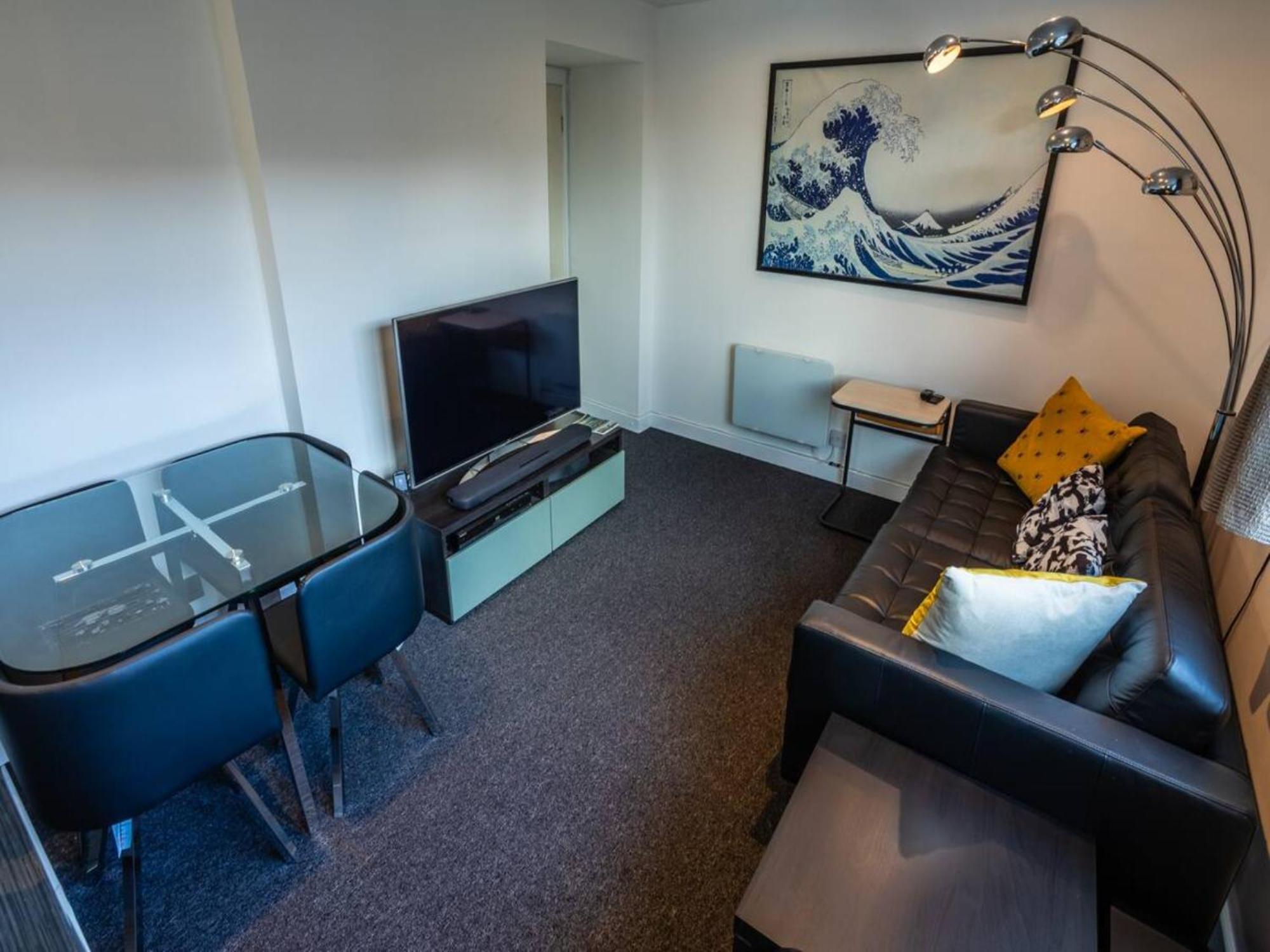 Apartment Newly Renovated Ideally Situated 2 Bedroom Flat Bournemouth