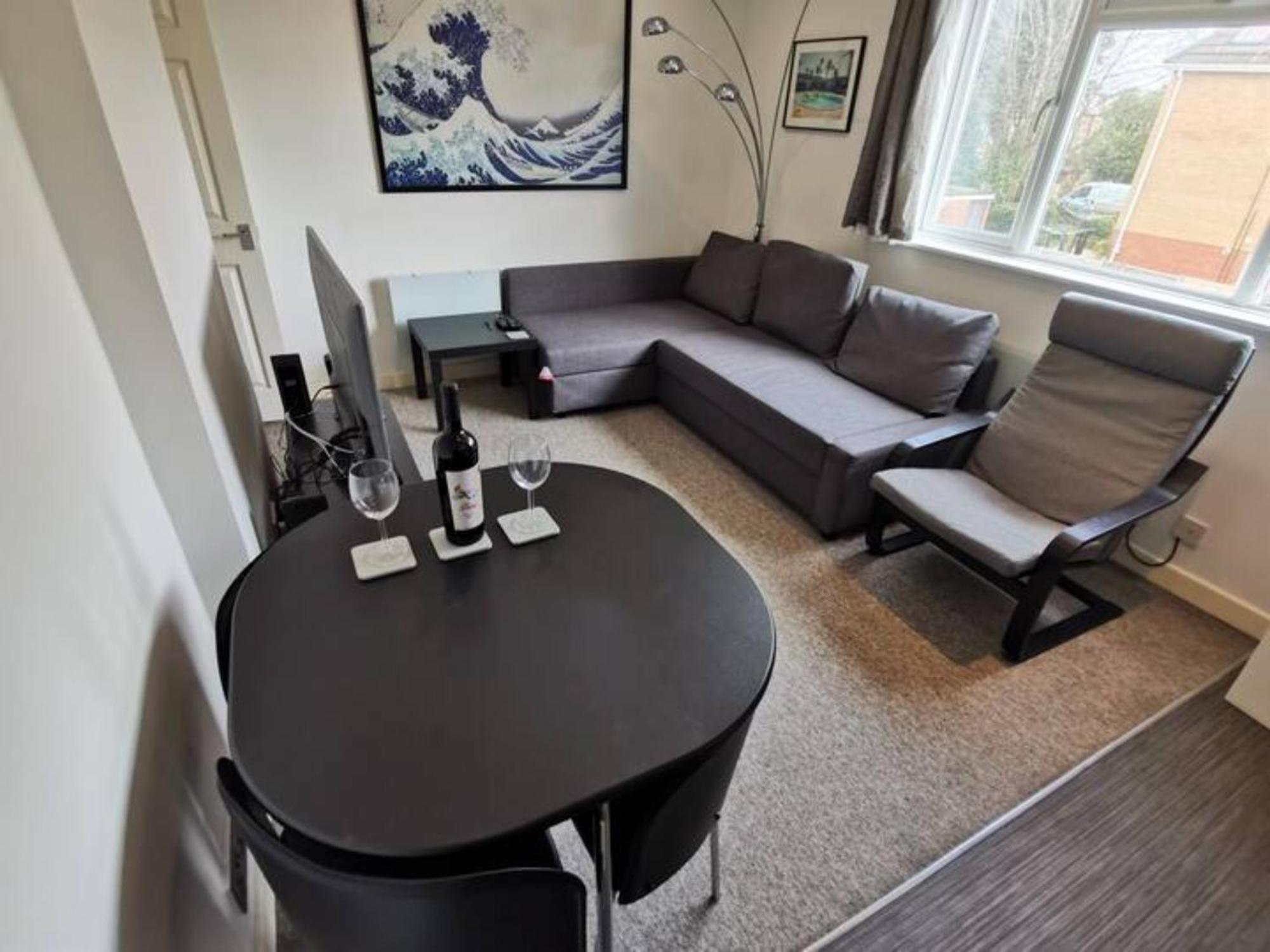 Newly Renovated Ideally Situated 2 Bedroom Flat Bournemouth