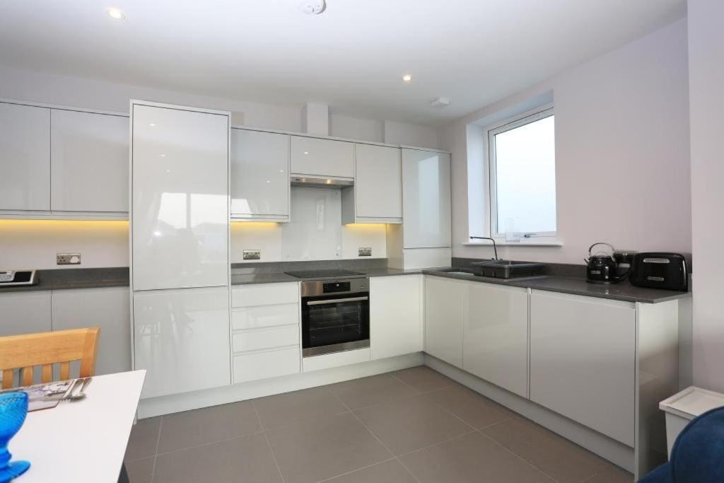 Bournecoast: Modern Flat With Sea Views-fm6193