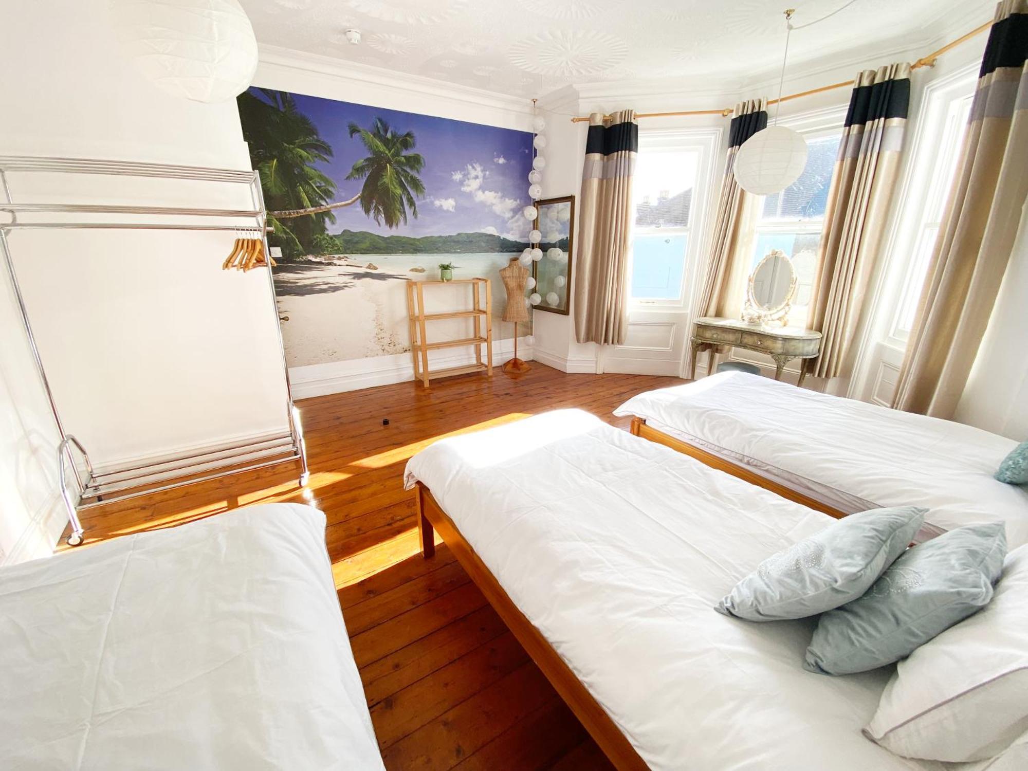 Holiday home The Table House Close To Town & Free Parking Bournemouth