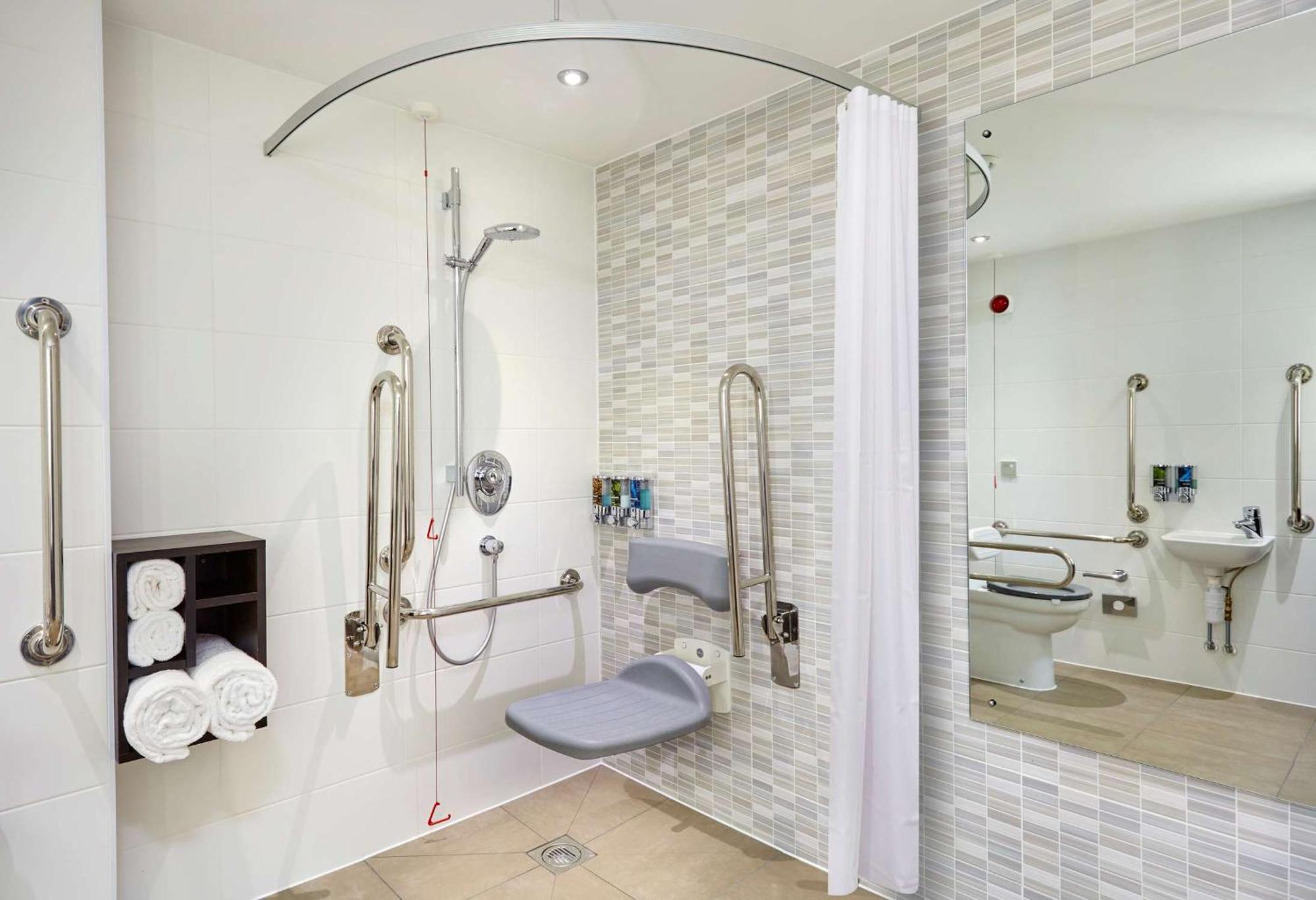 Hotel Hampton By Hilton Bournemouth