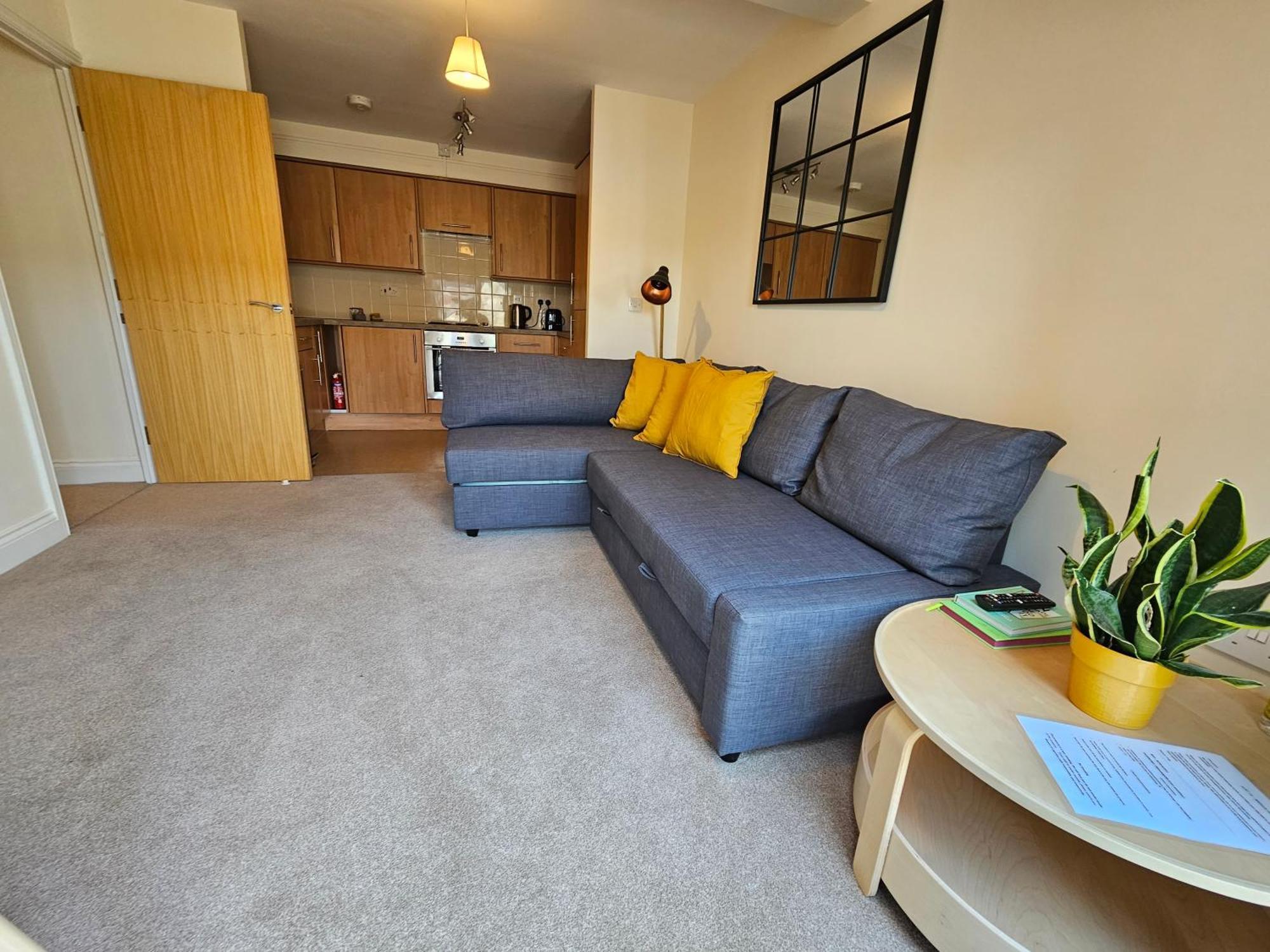 Cityscape Haven: 1 Bedroom With Terrace And View *