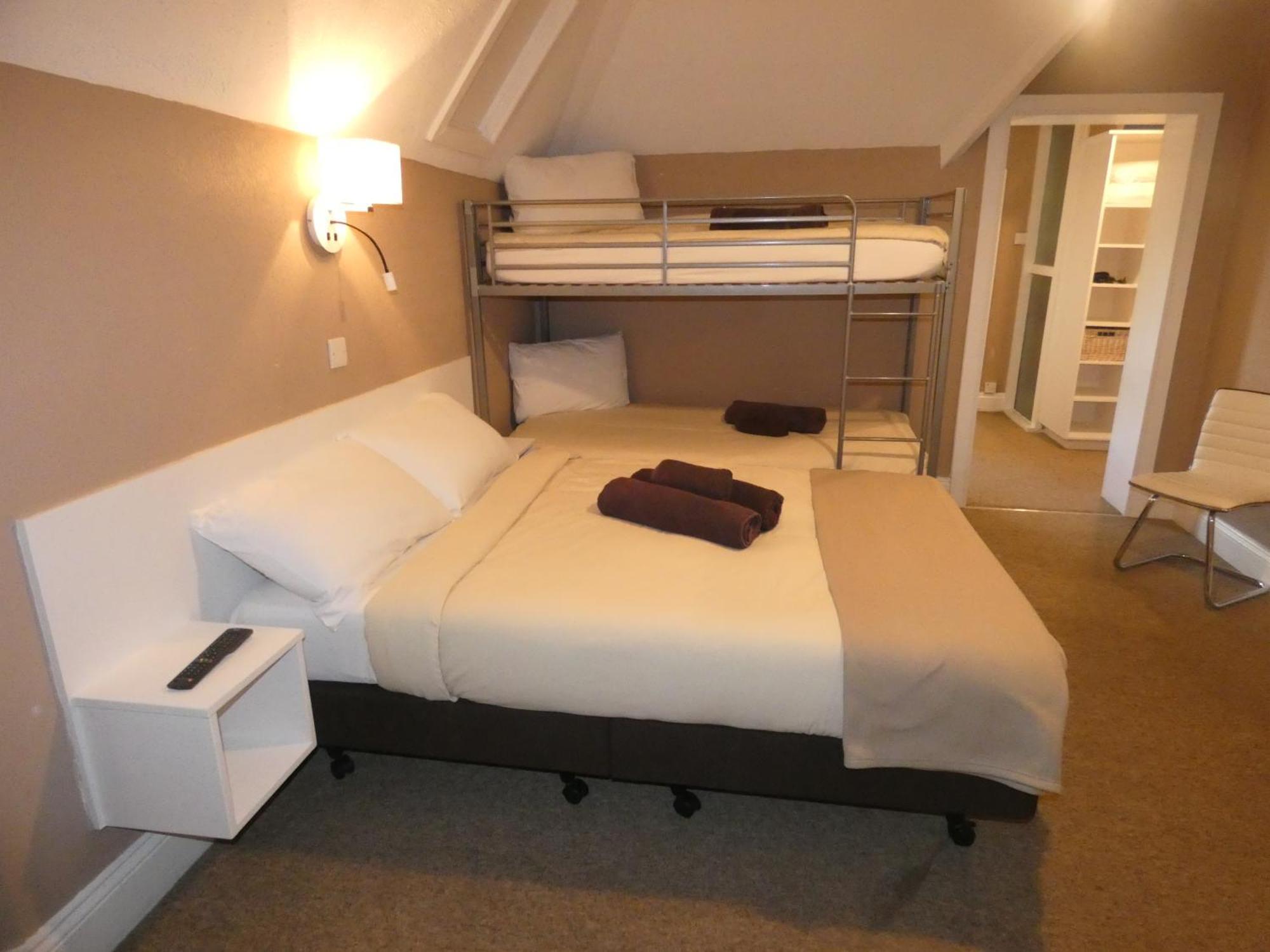 The Charlesworth Guest house 3*