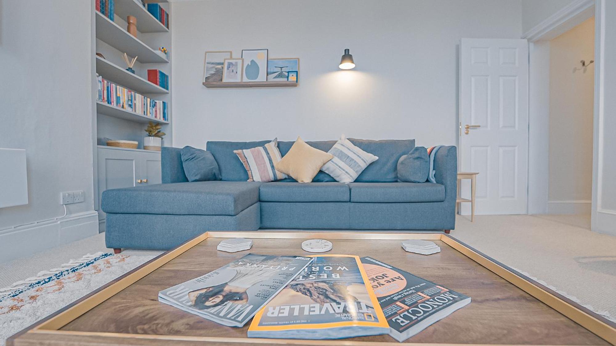 Burlington Mansions - Stunning Coastal Apartment *