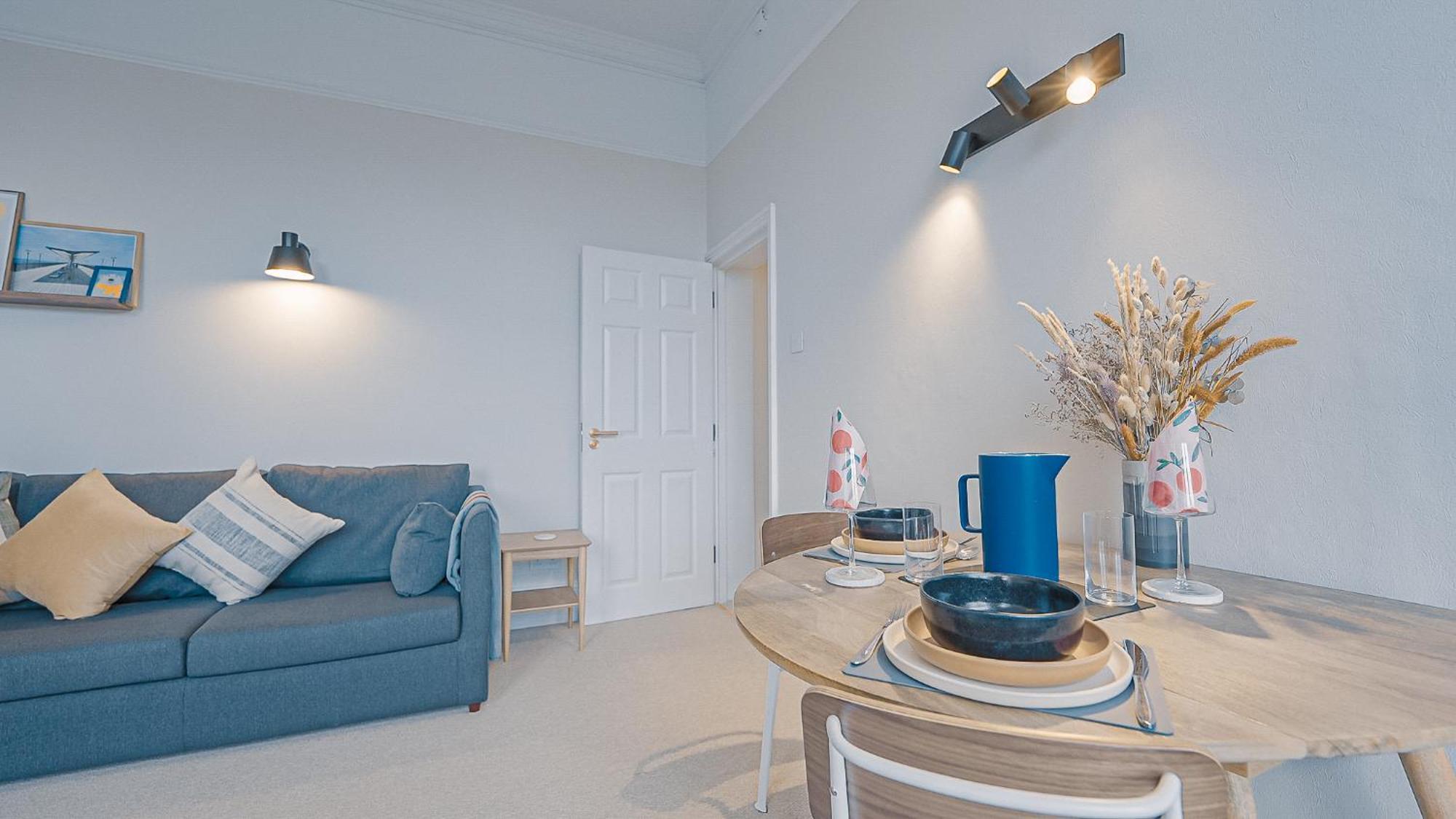 Burlington Mansions - Stunning Coastal Apartment *