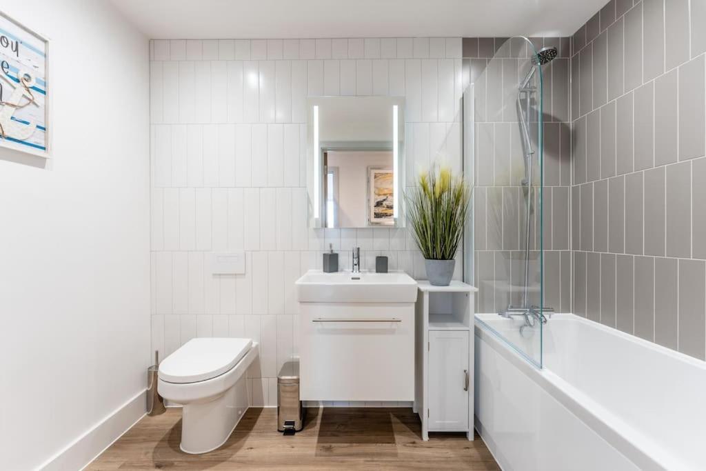Apartment Stunning 2 Bed In + Parking