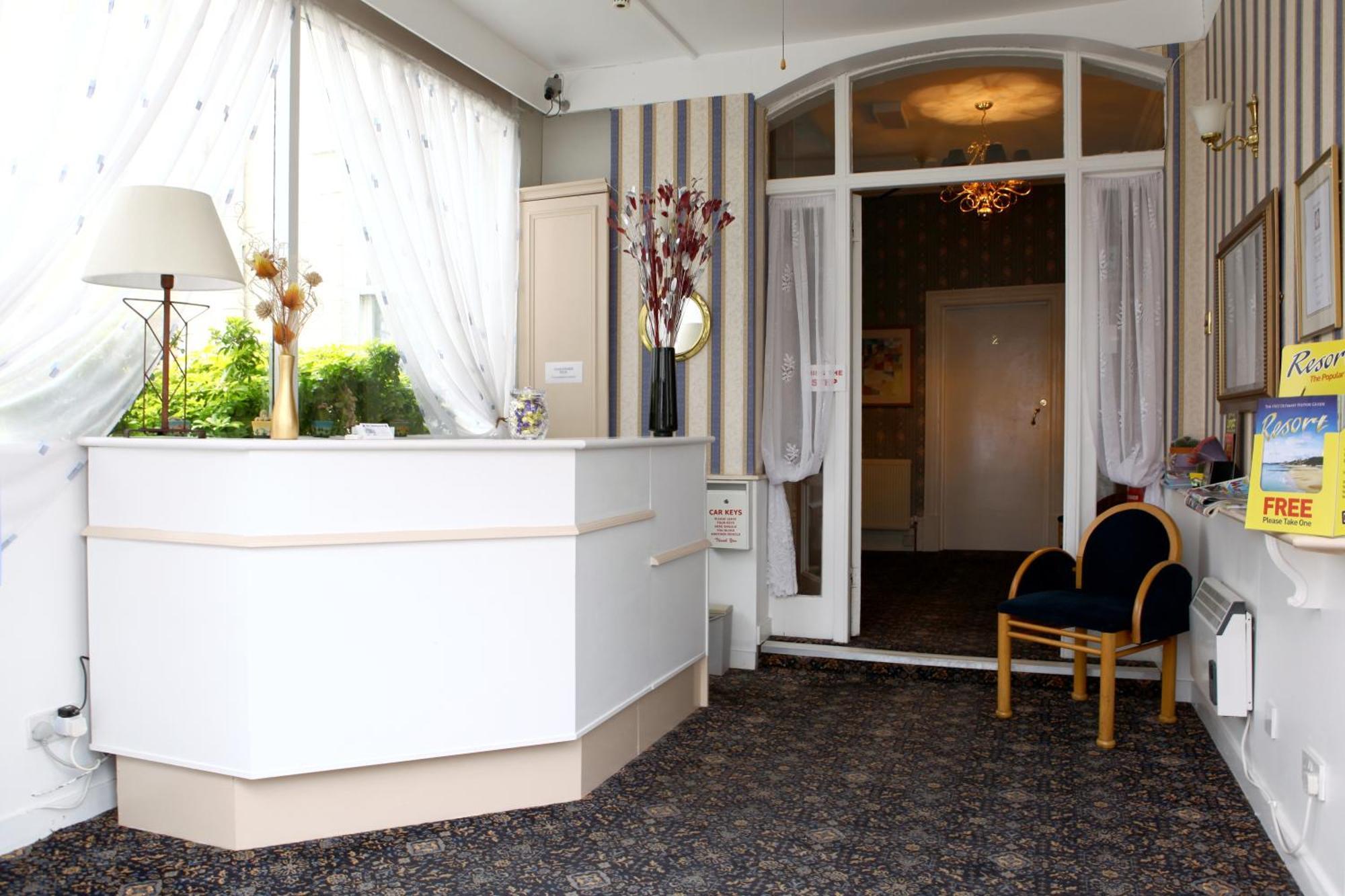 Guest house The Charlesworth