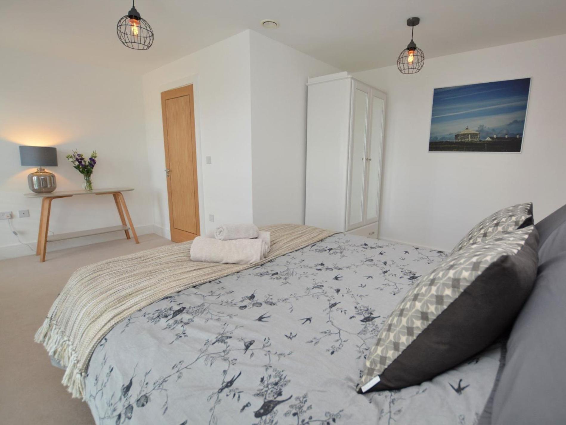2 Bed In 48516 Bournemouth