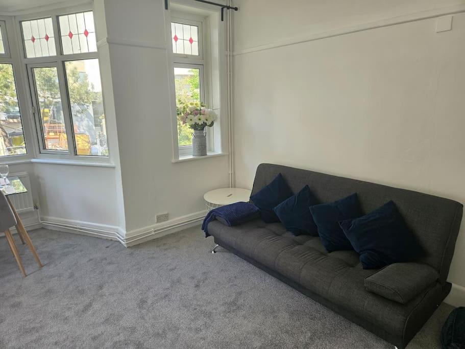 Stylish 2 Bedroom Town Centre Flat Near Apartment Bournemouth