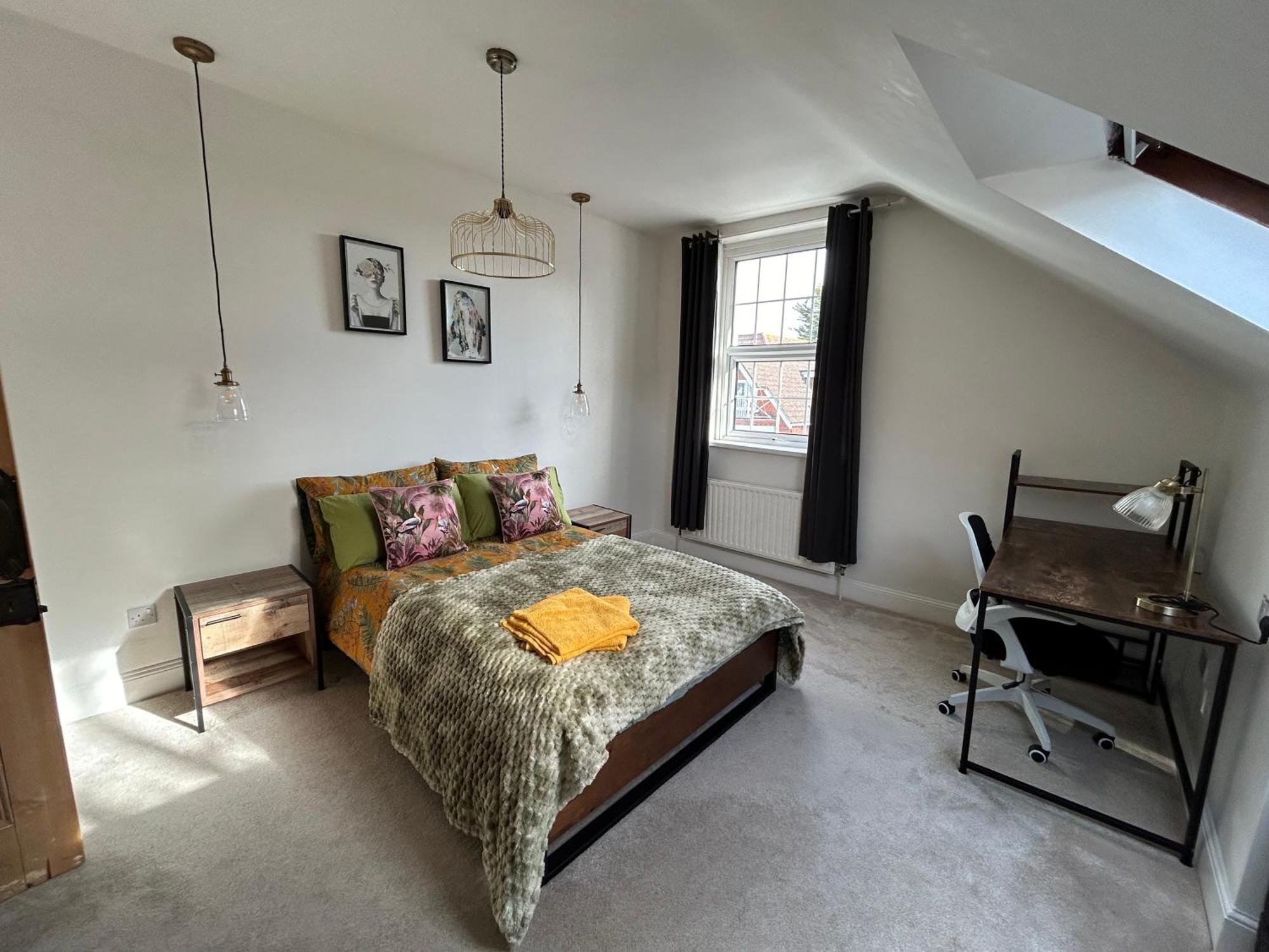Seaside Rentals Bournemouth - 2Br, Upto 6Ppl, Beach 3 Min Walk, Dogs Ok, Wifi, Park 2 Cars * Bournemouth