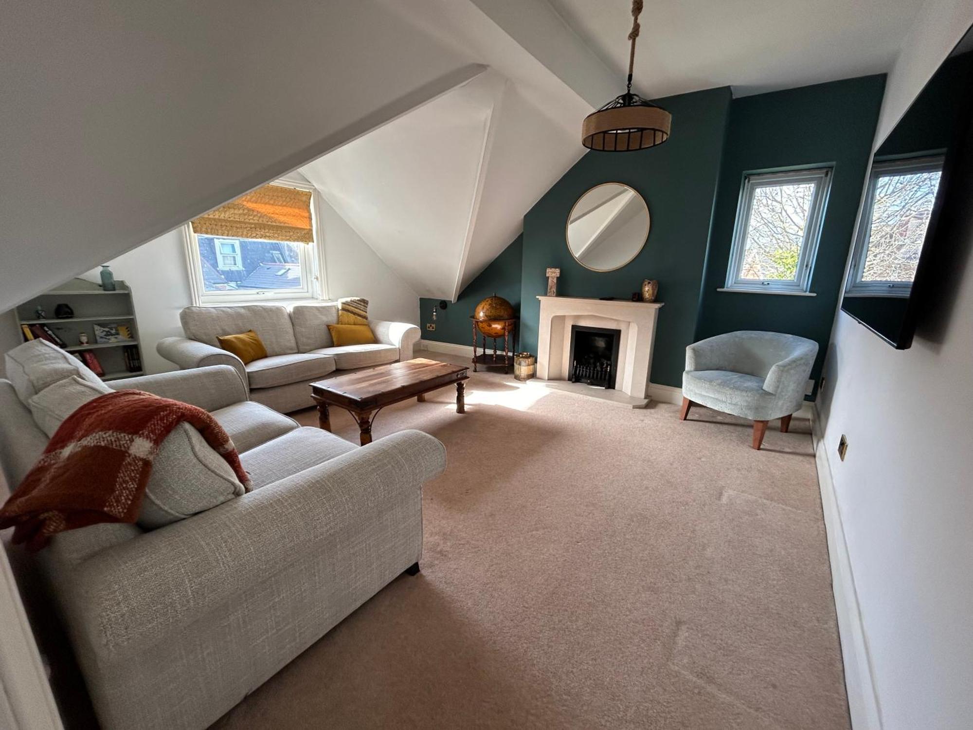 Apartment Seaside Rentals Bournemouth - 2Br, Upto 6Ppl, Beach 3 Min Walk, Dogs Ok, Wifi, Park 2 Cars *
