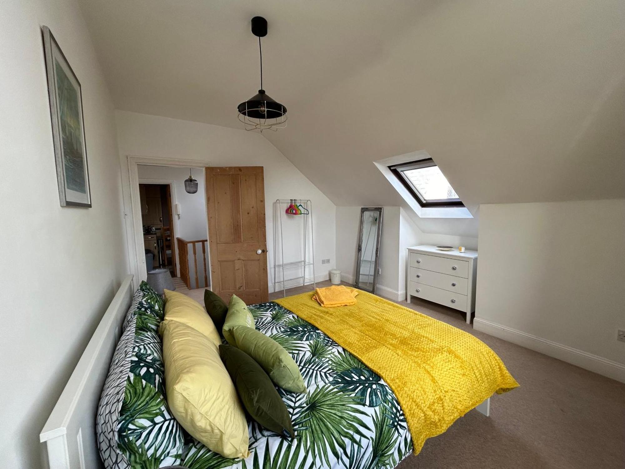 Seaside Rentals Bournemouth - 2Br, Upto 6Ppl, Beach 3 Min Walk, Dogs Ok, Wifi, Park 2 Cars * Bournemouth
