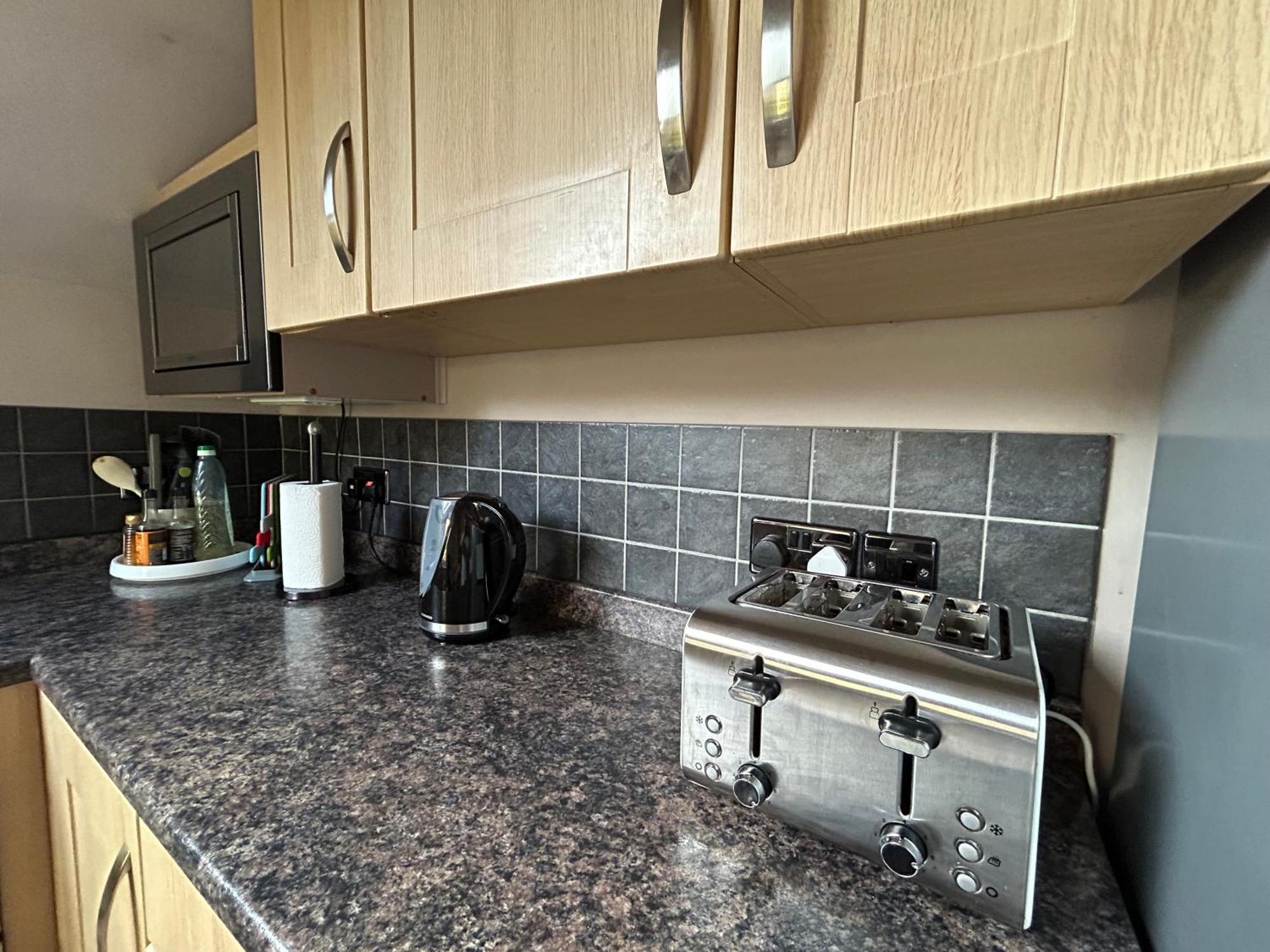 Seaside Rentals Bournemouth - 2Br, Upto 6Ppl, Beach 3 Min Walk, Dogs Ok, Wifi, Park 2 Cars