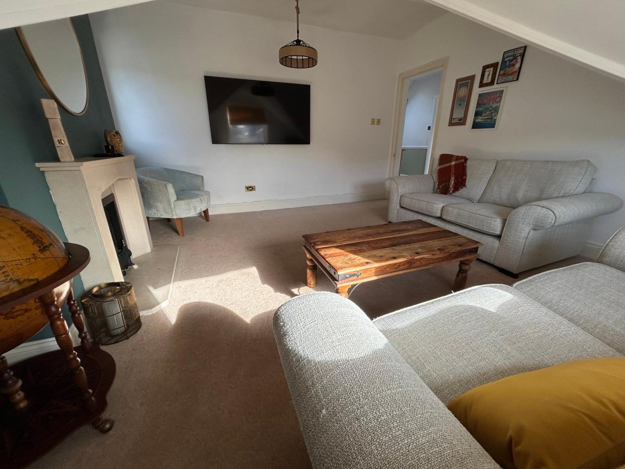 Apartment Seaside Rentals Bournemouth - 2Br, Upto 6Ppl, Beach 3 Min Walk, Dogs Ok, Wifi, Park 2 Cars *