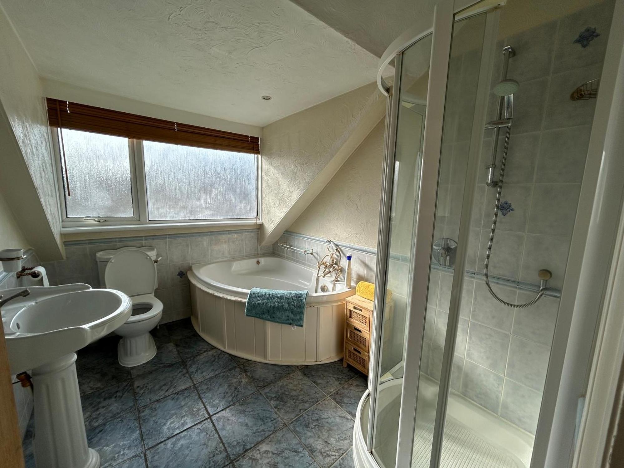 Apartment Seaside Rentals Bournemouth - 2Br, Upto 6Ppl, Beach 3 Min Walk, Dogs Ok, Wifi, Park 2 Cars Bournemouth